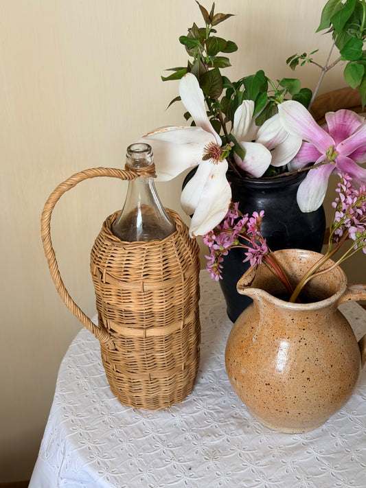 Sticlă vintage îmbrăcată în ratan, cca 1980