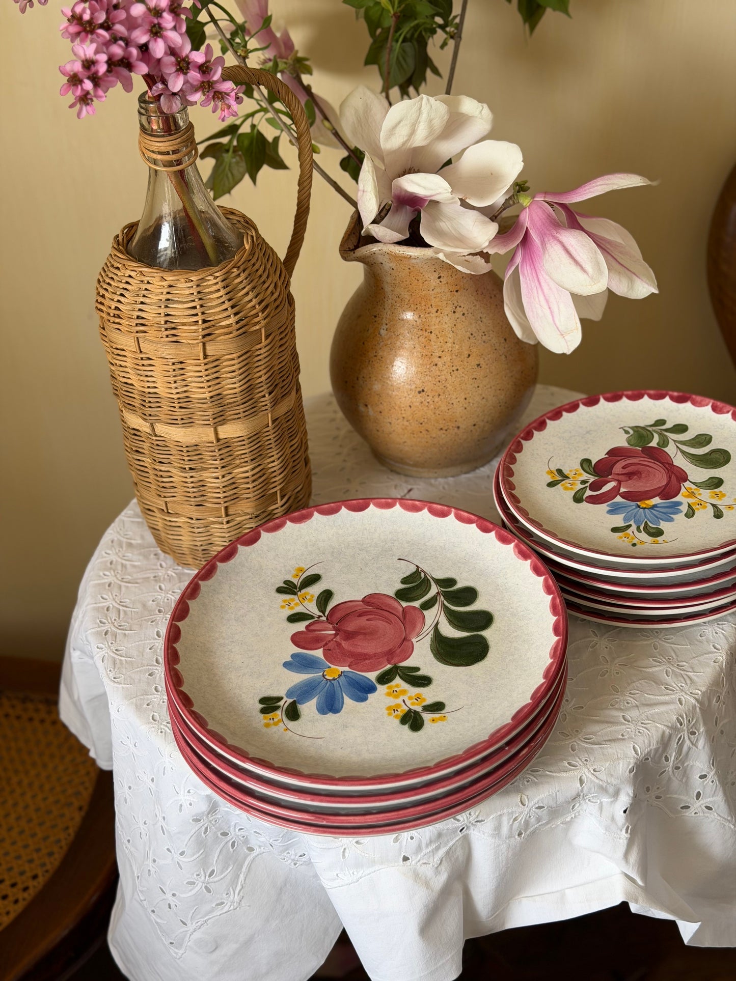 Diverse seturi de masă pictate manual din ceramică