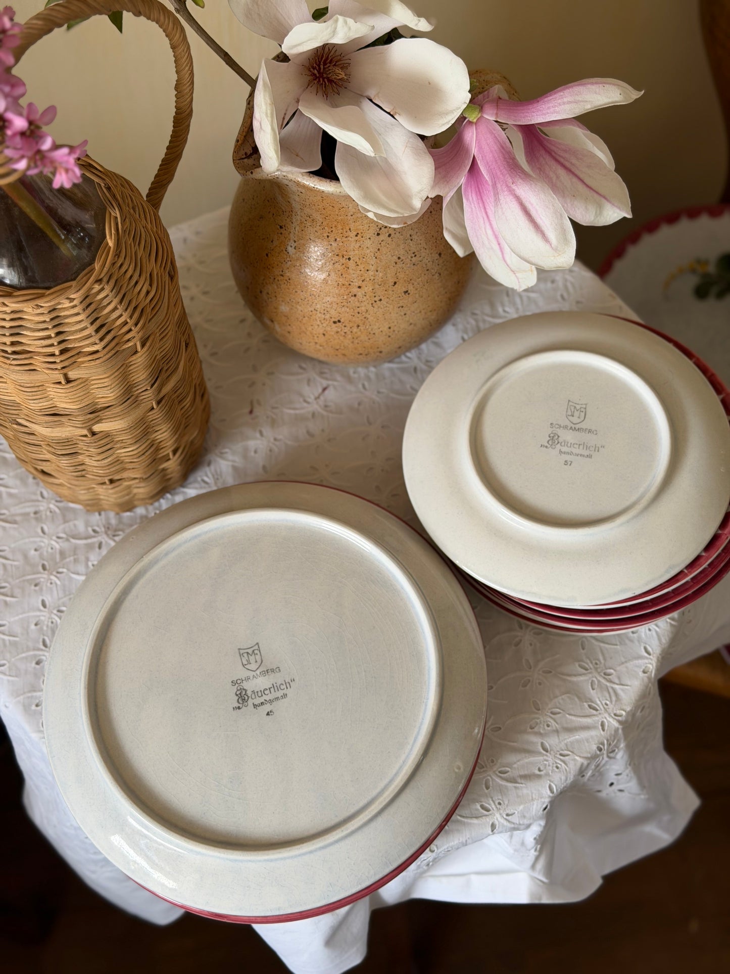 Diverse seturi de masă pictate manual din ceramică