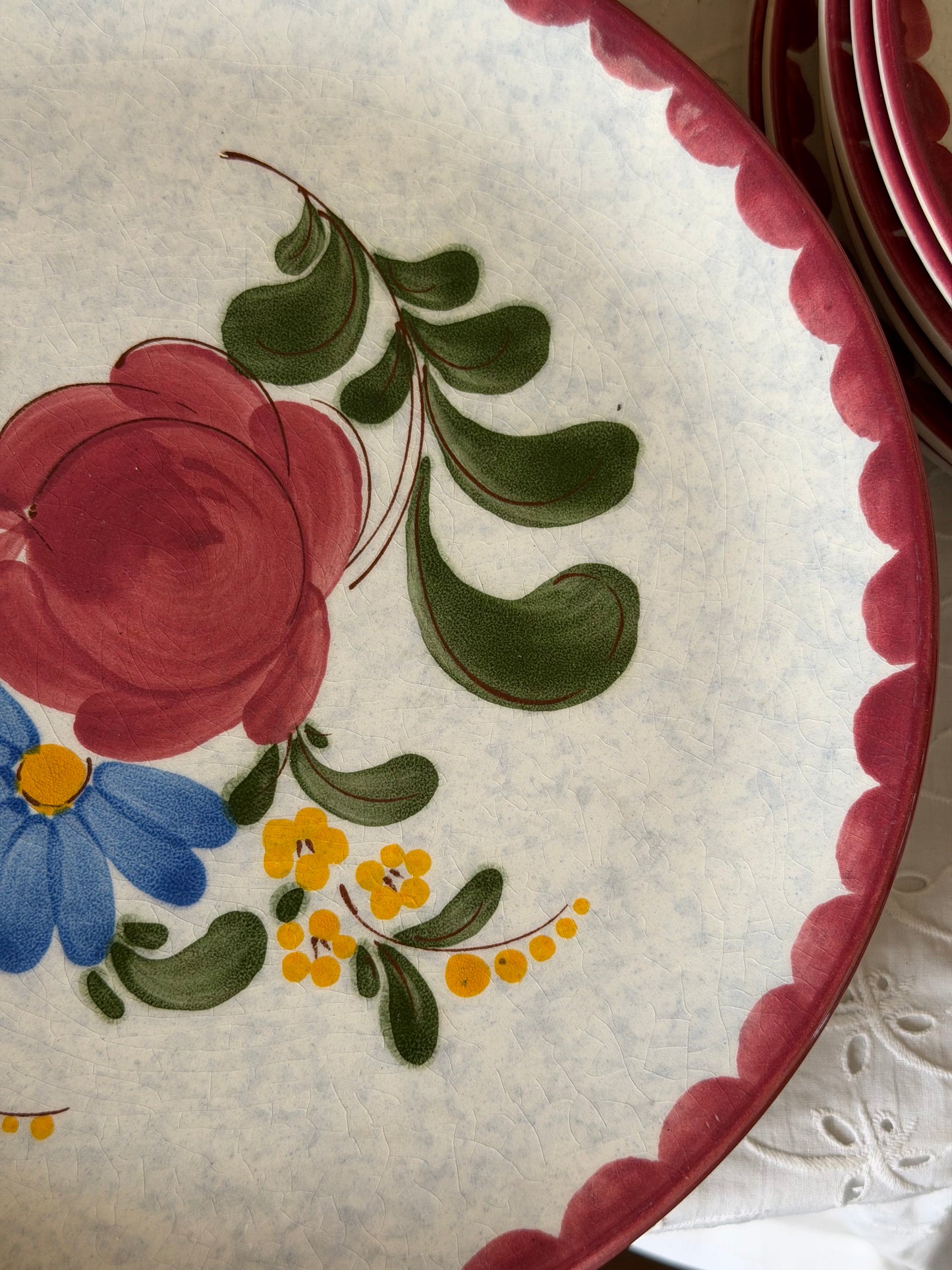 Diverse seturi de masă pictate manual din ceramică