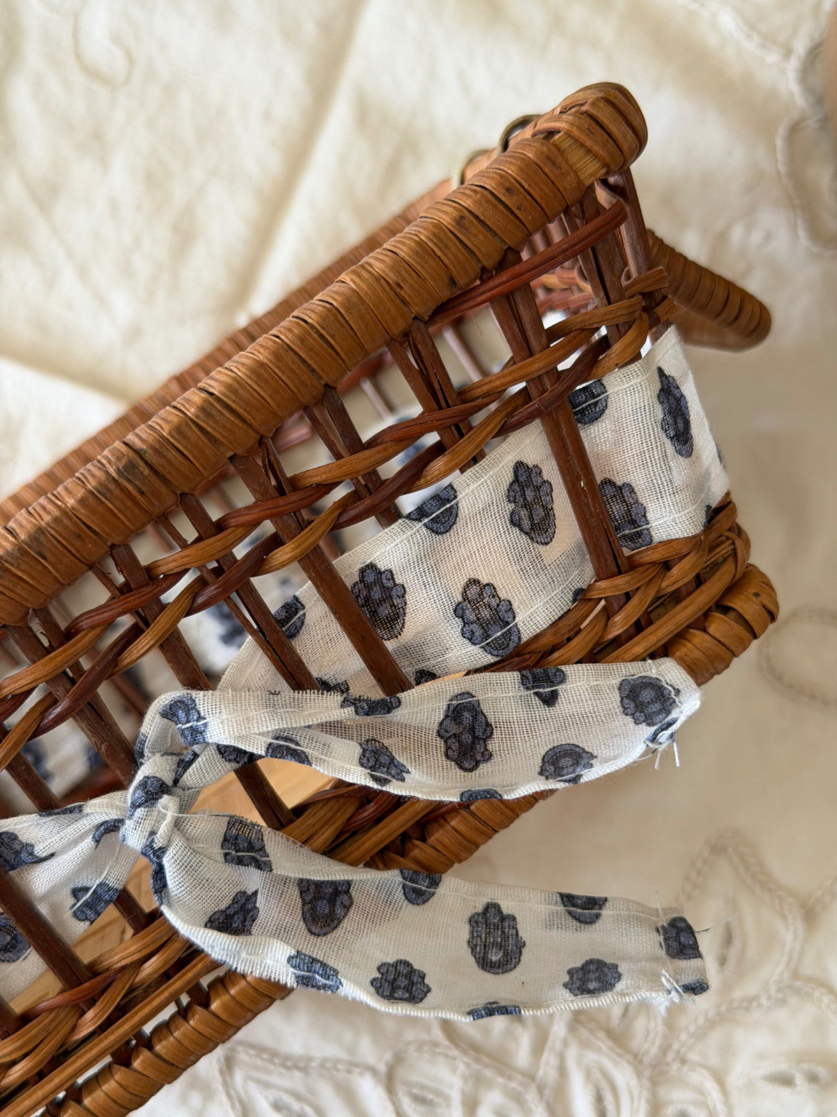 Cos de paine/fructe din ratan cu textil decorativ imprimat