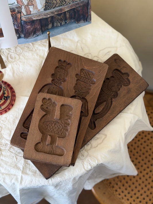 Diverse piese decorative/matriță din lemn sculptat manual