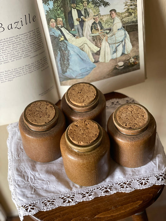 Borcane vintage din lut cu glazurǎ de sare