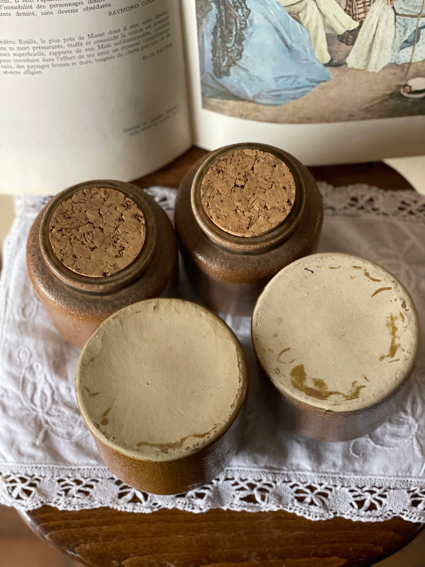 Borcane vintage din lut cu glazurǎ de sare