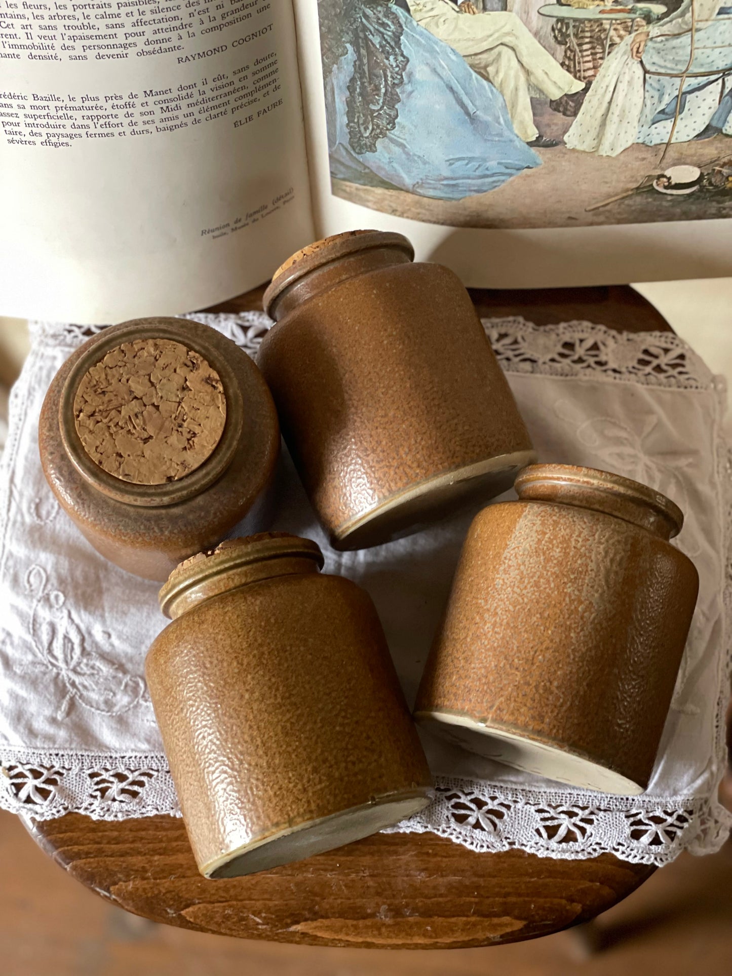 Borcane vintage din lut cu glazurǎ de sare