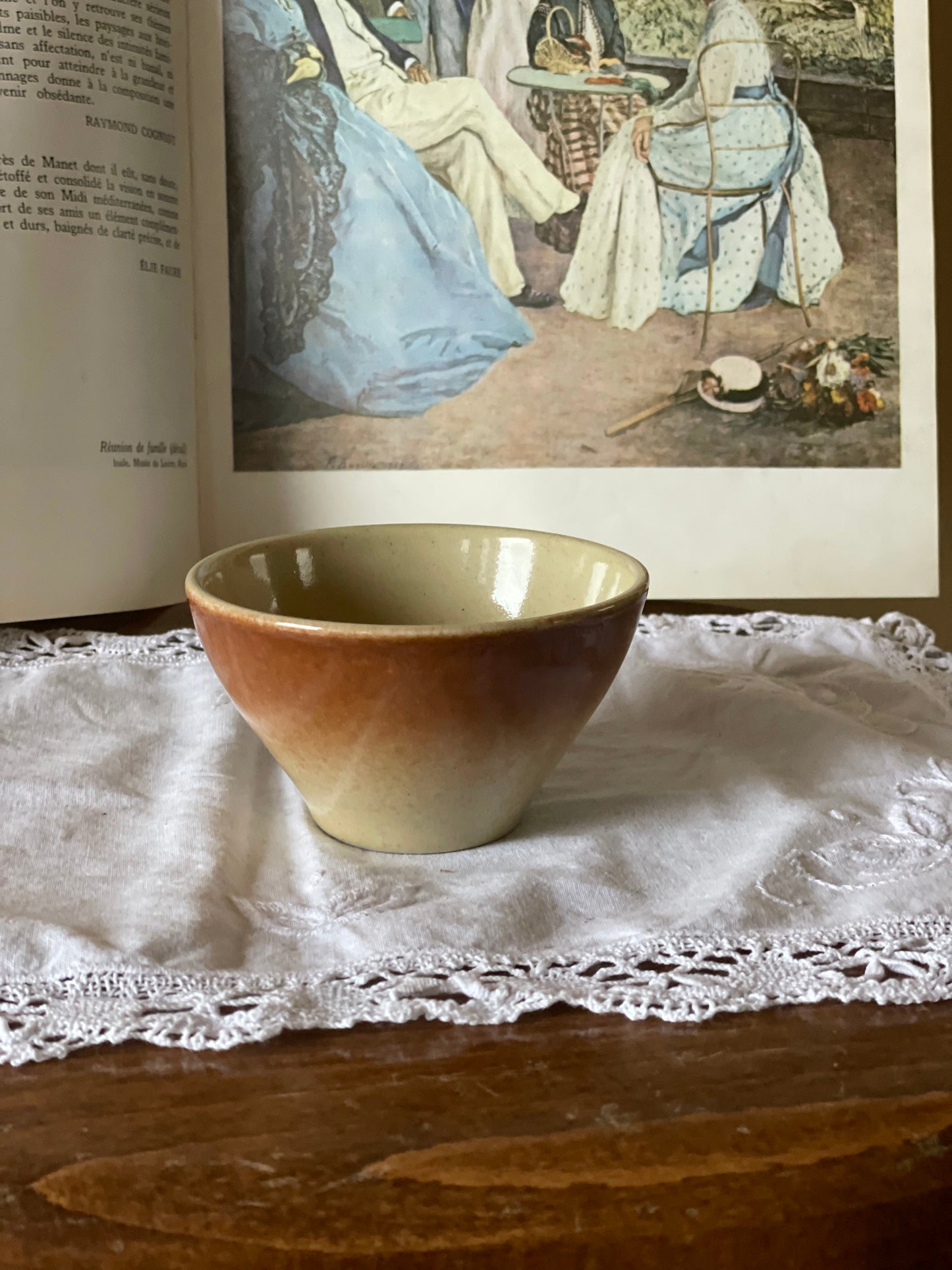 Diverse cǎni din ceramicǎ pentru cafea/ceai