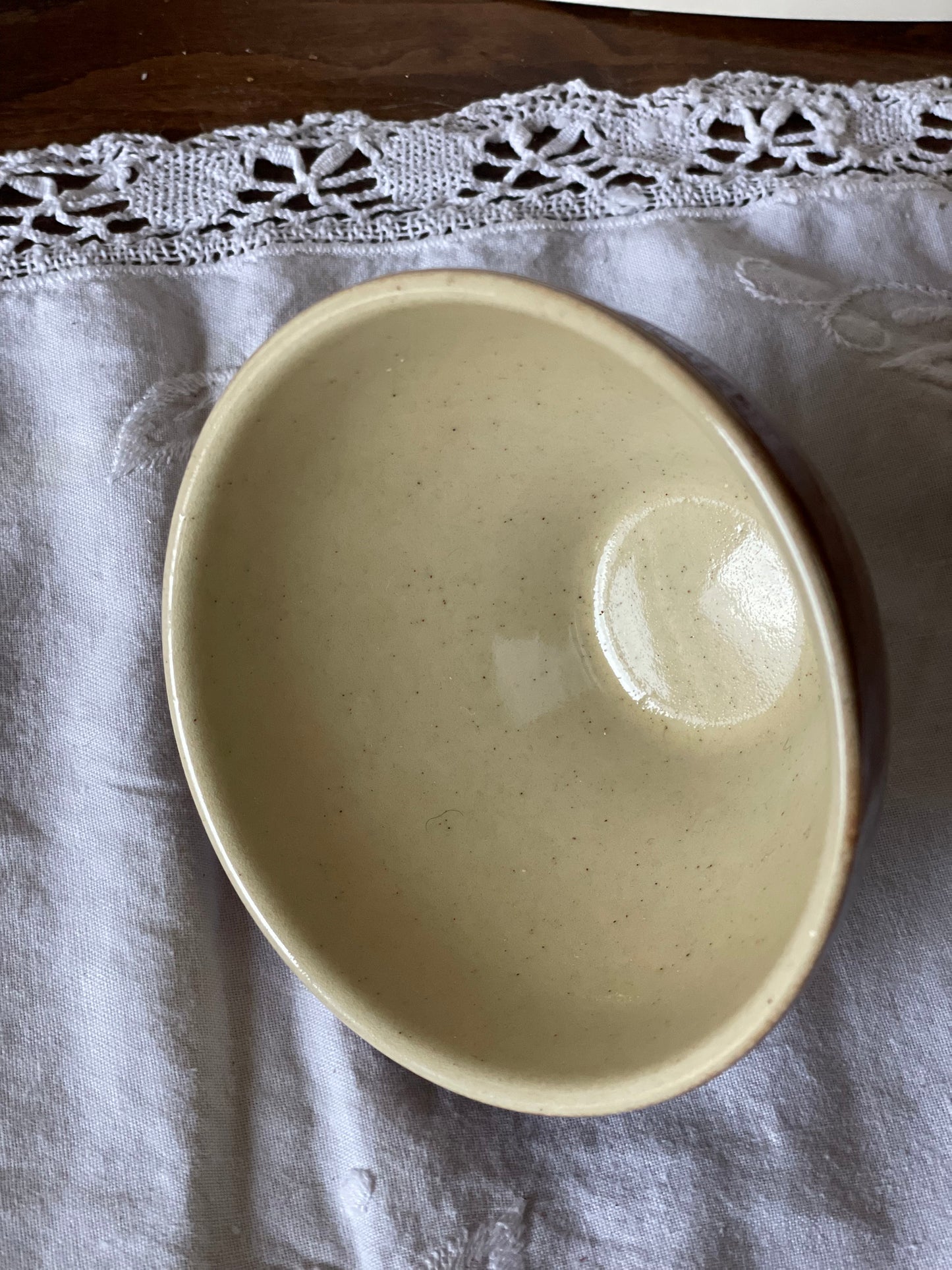 Diverse cǎni din ceramicǎ pentru cafea/ceai