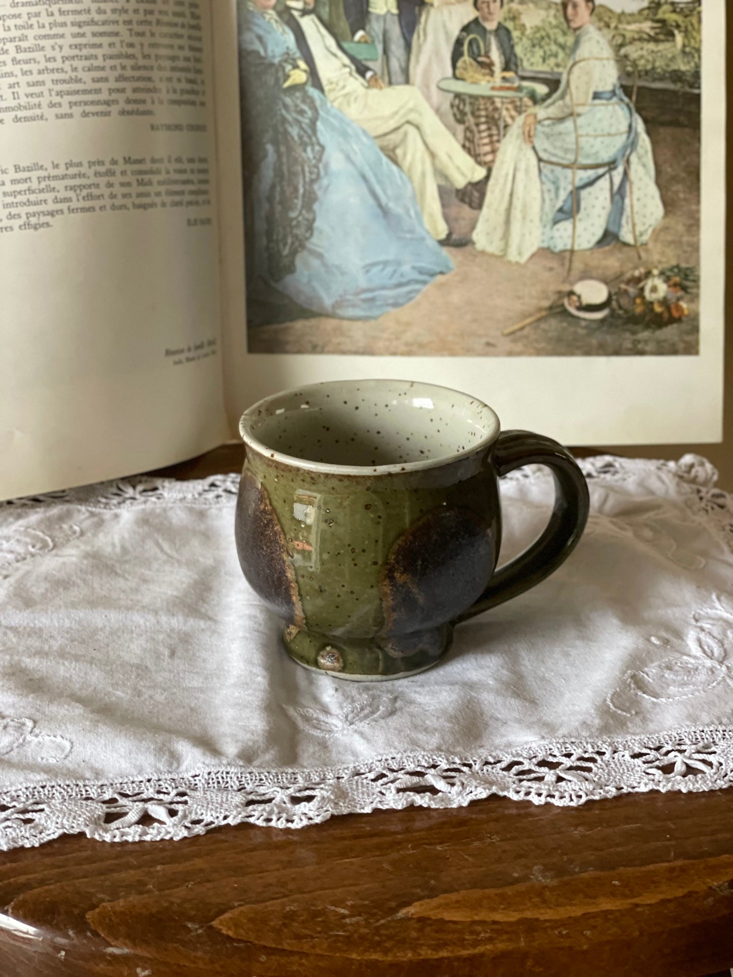 Diverse cǎni din ceramicǎ pentru cafea/ceai