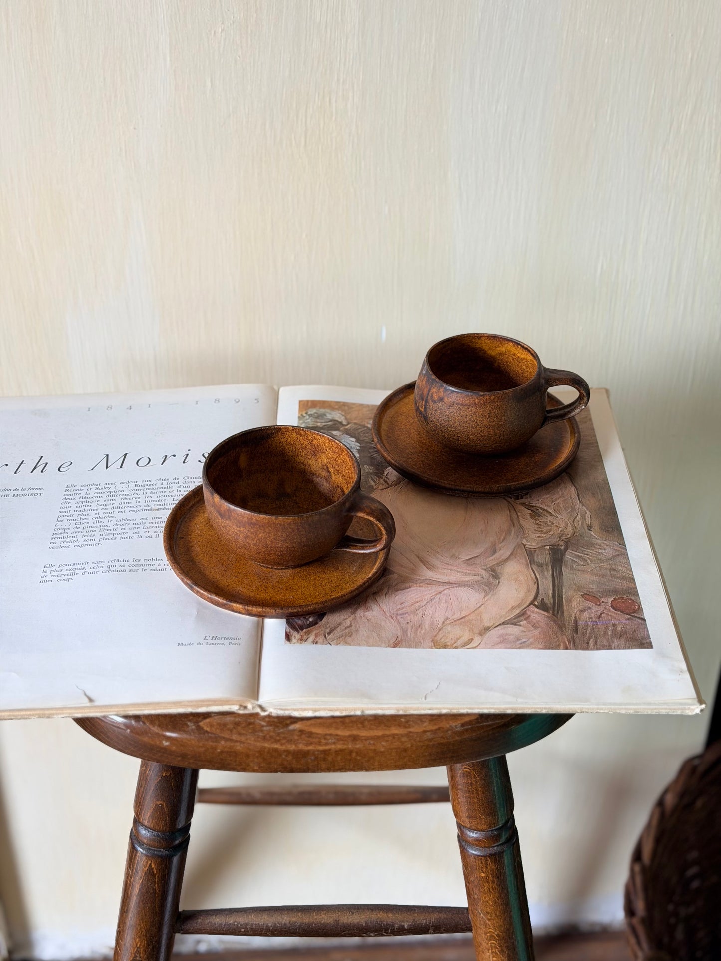 Set vintage de cană și farfurie din ceramică-lucrate manual