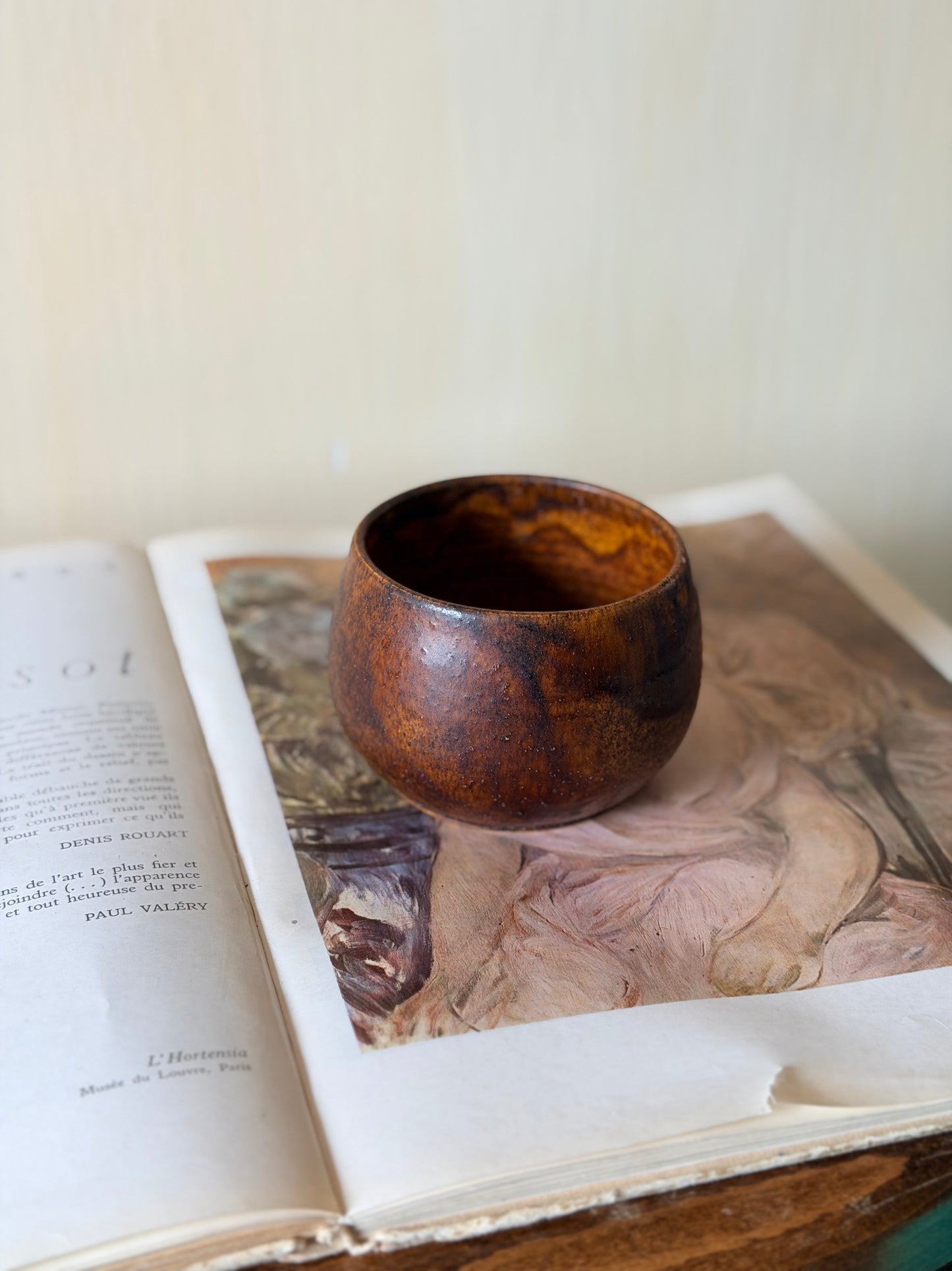 Cană vintage din ceramică lucrată manual