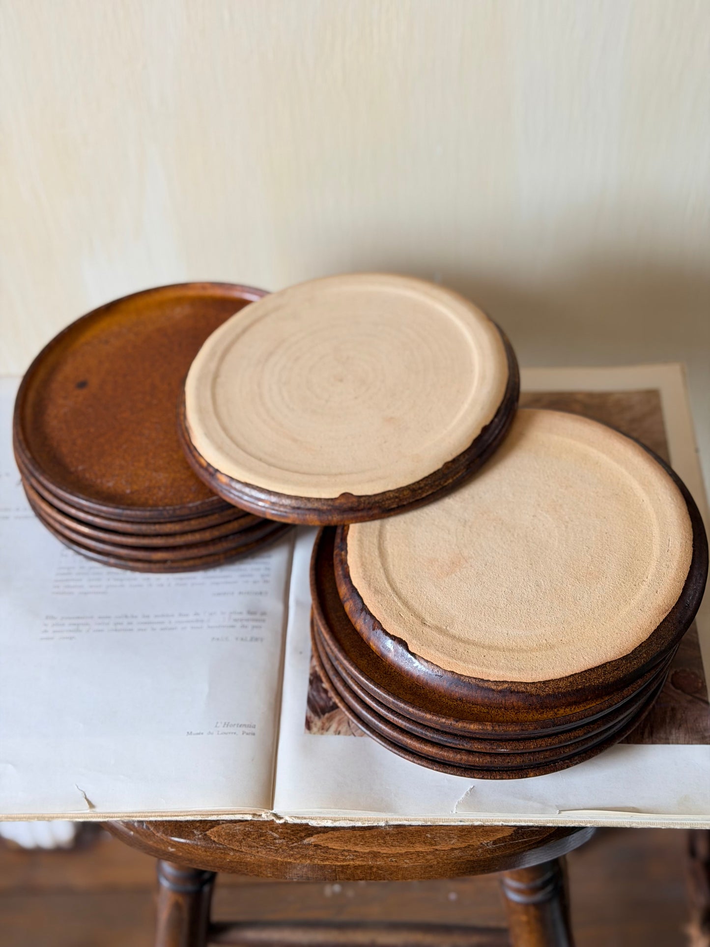 Set de 6 farfurii din ceramică, lucrate manual