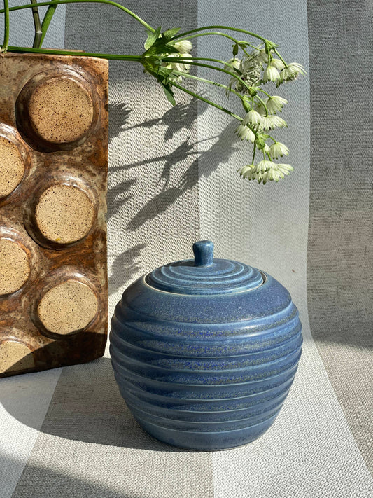 Recipient unic stil japonez cu capac, lucrat manual