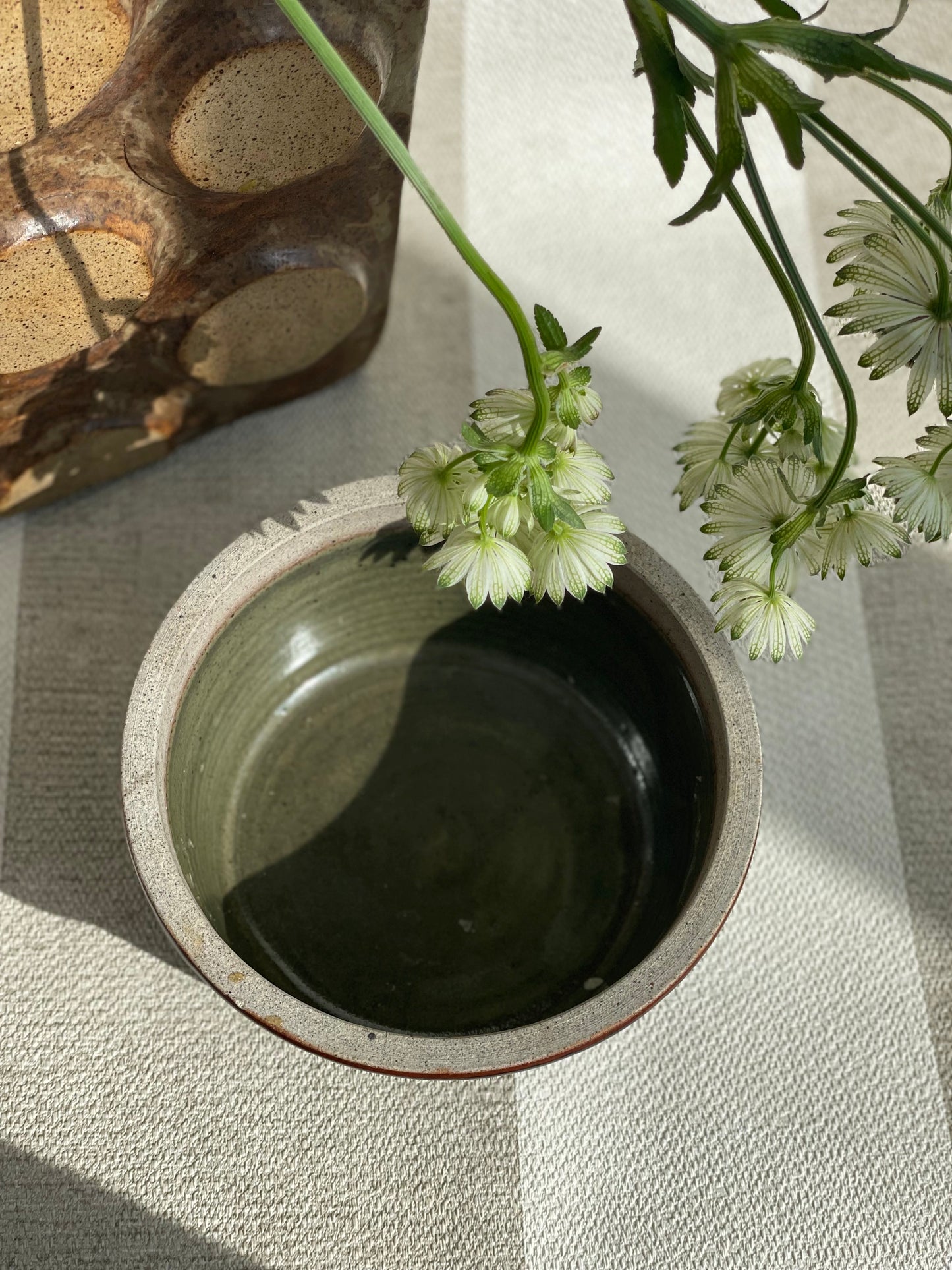 Bol tradițional japonez din ceramicǎ