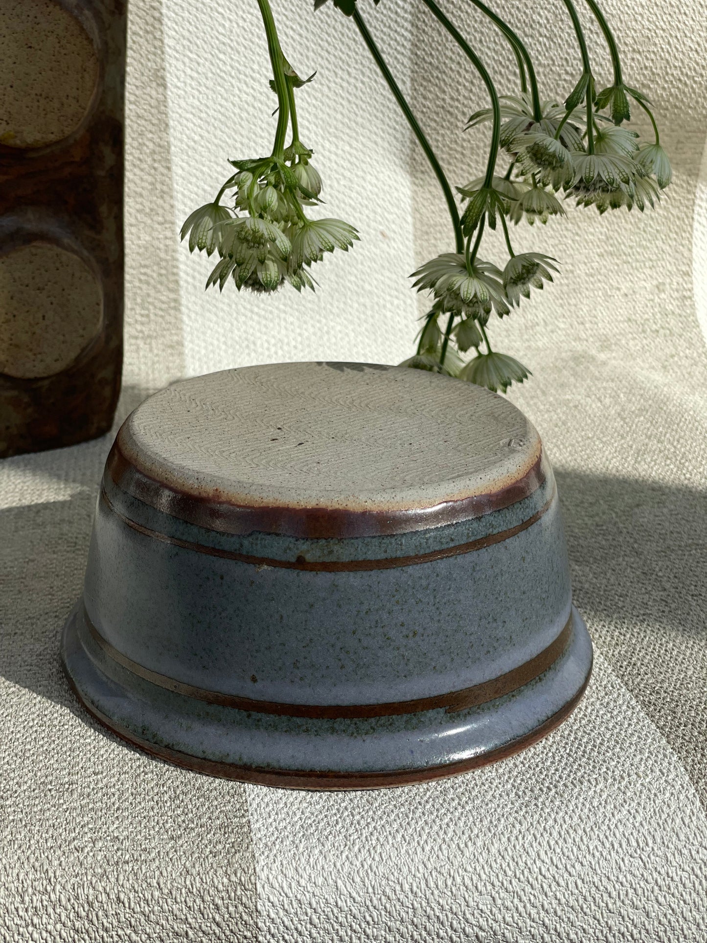 Bol tradițional japonez din ceramicǎ