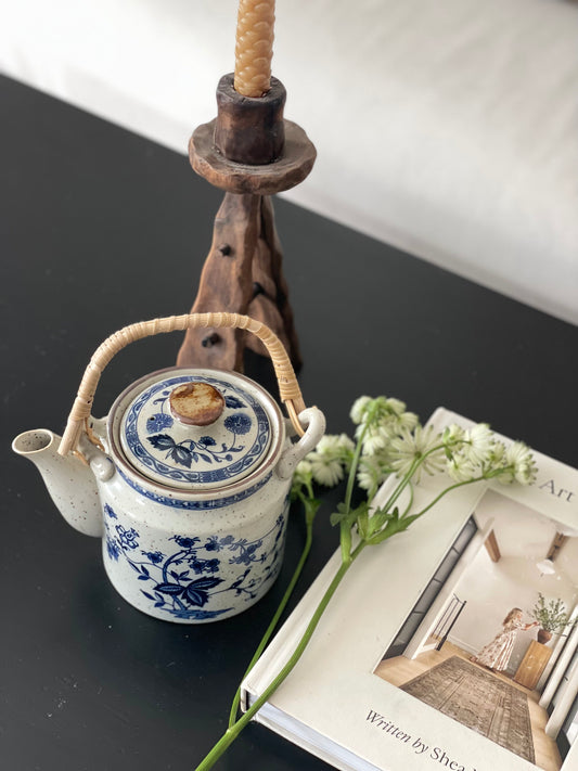 Ceainic autentic japonez, floral, cu mâner din ratan