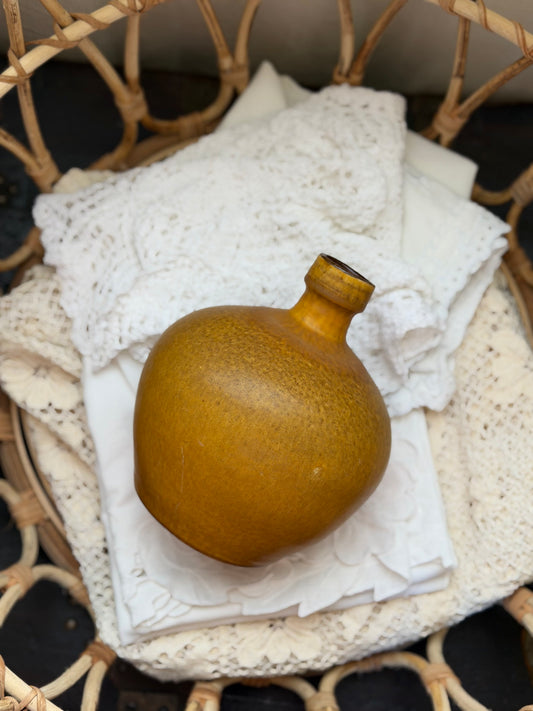Vaza bombată din ceramica