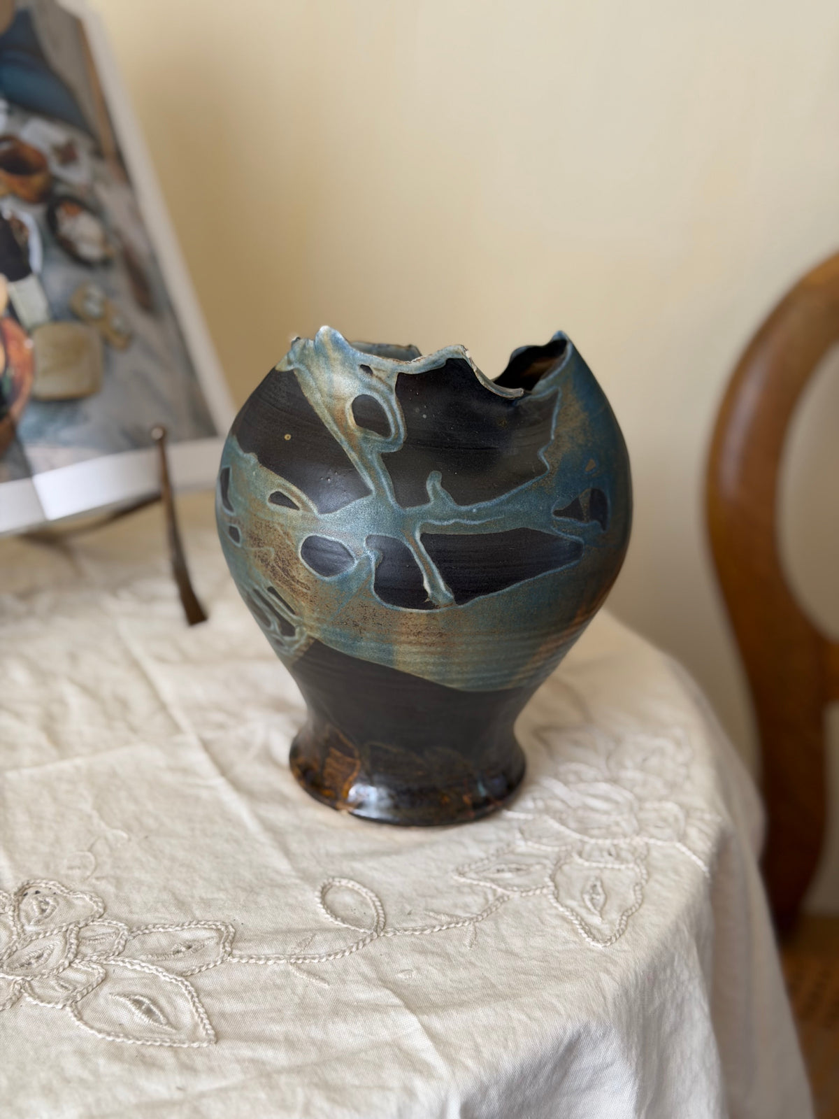 Vaza unică din ceramica, forma atipică