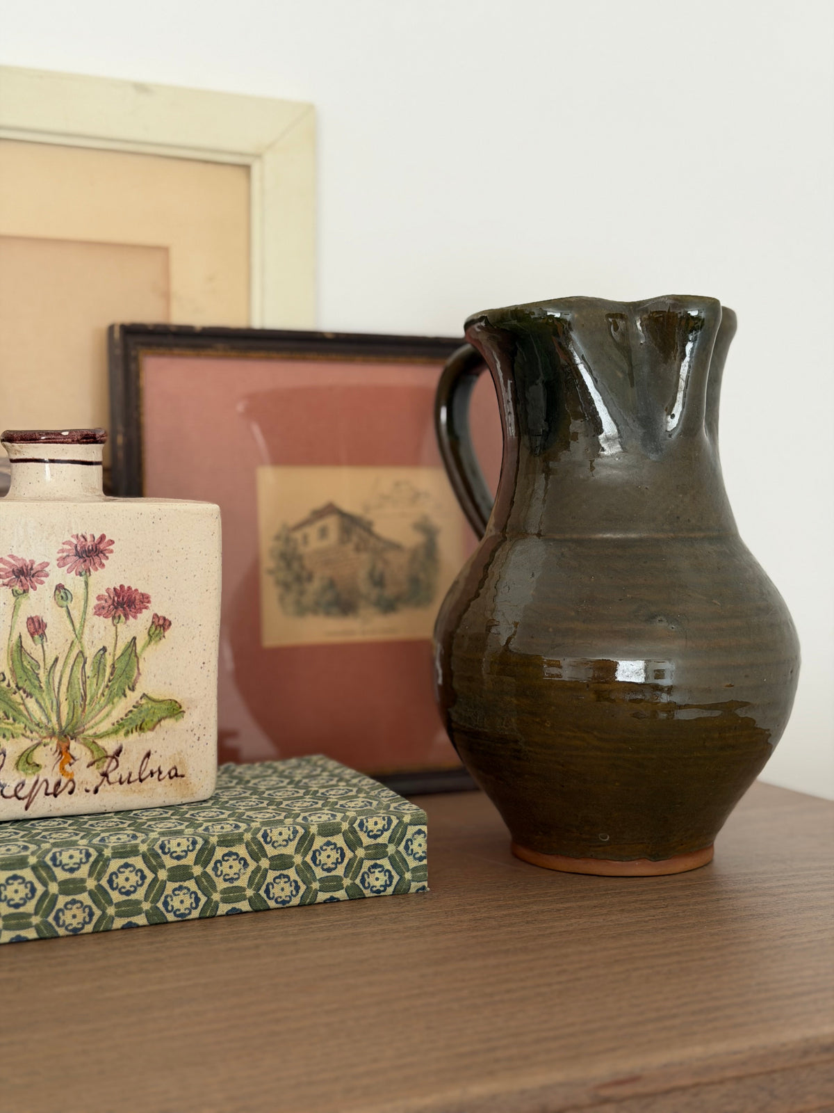 Ulcior unic din ceramica glazurată