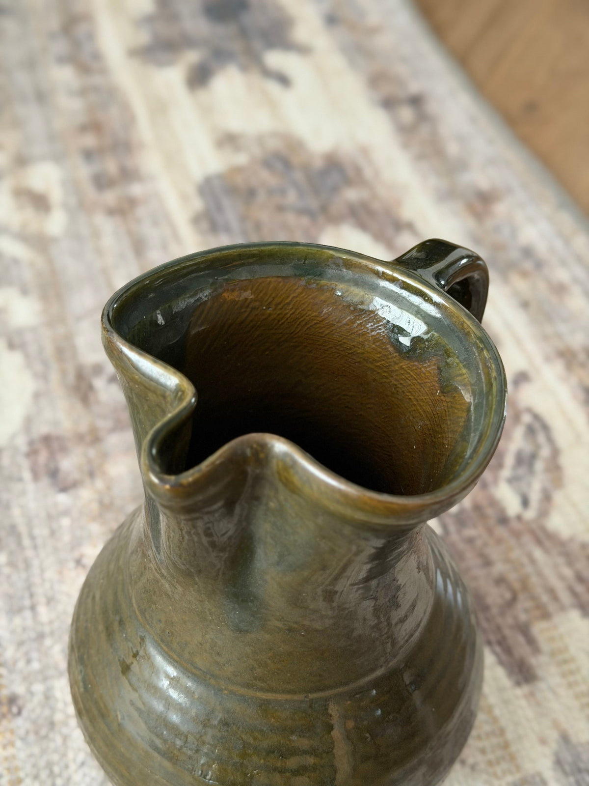 Ulcior unic din ceramica glazurată