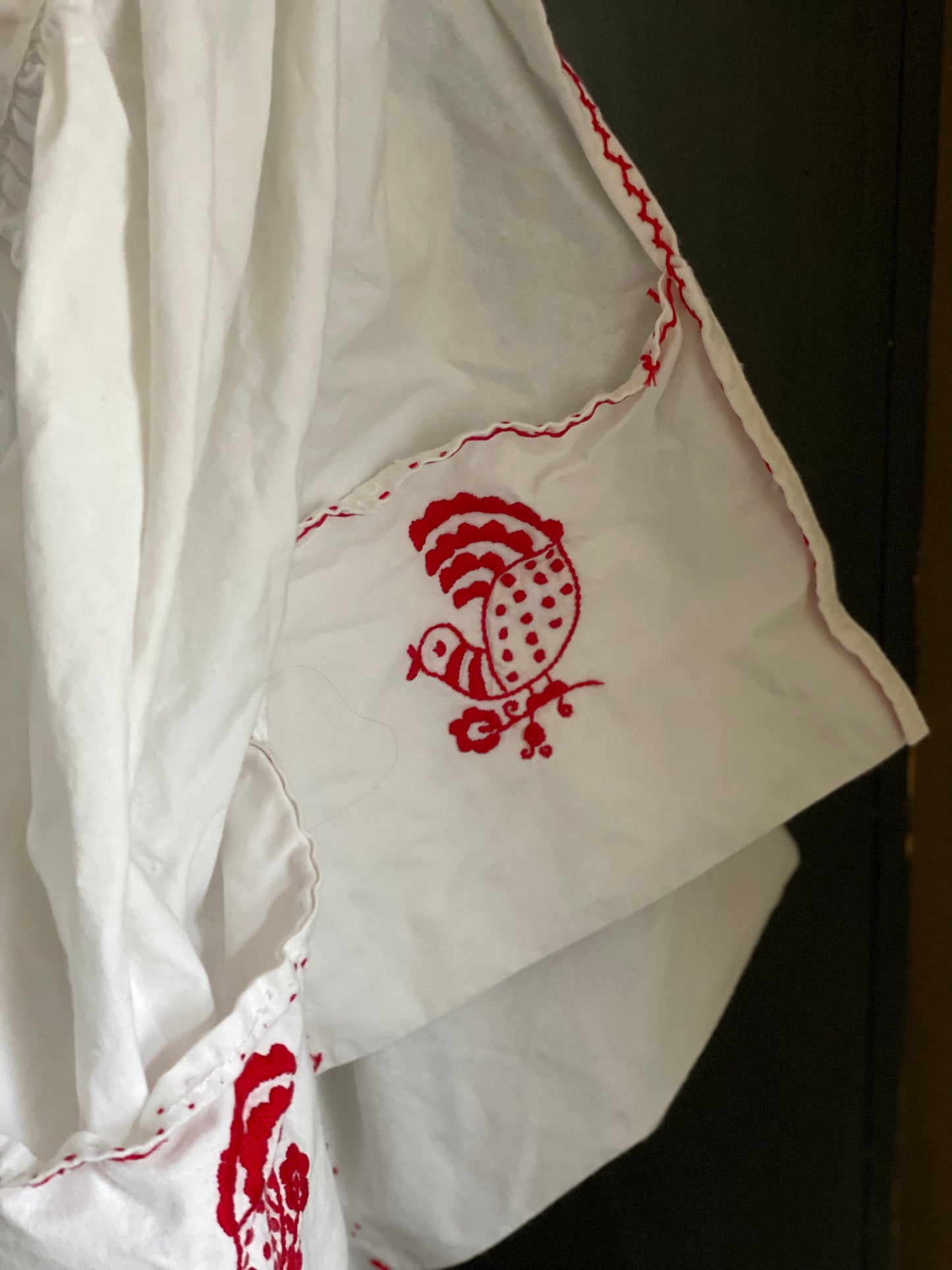 Șorț vintage brodat manual din bumbac