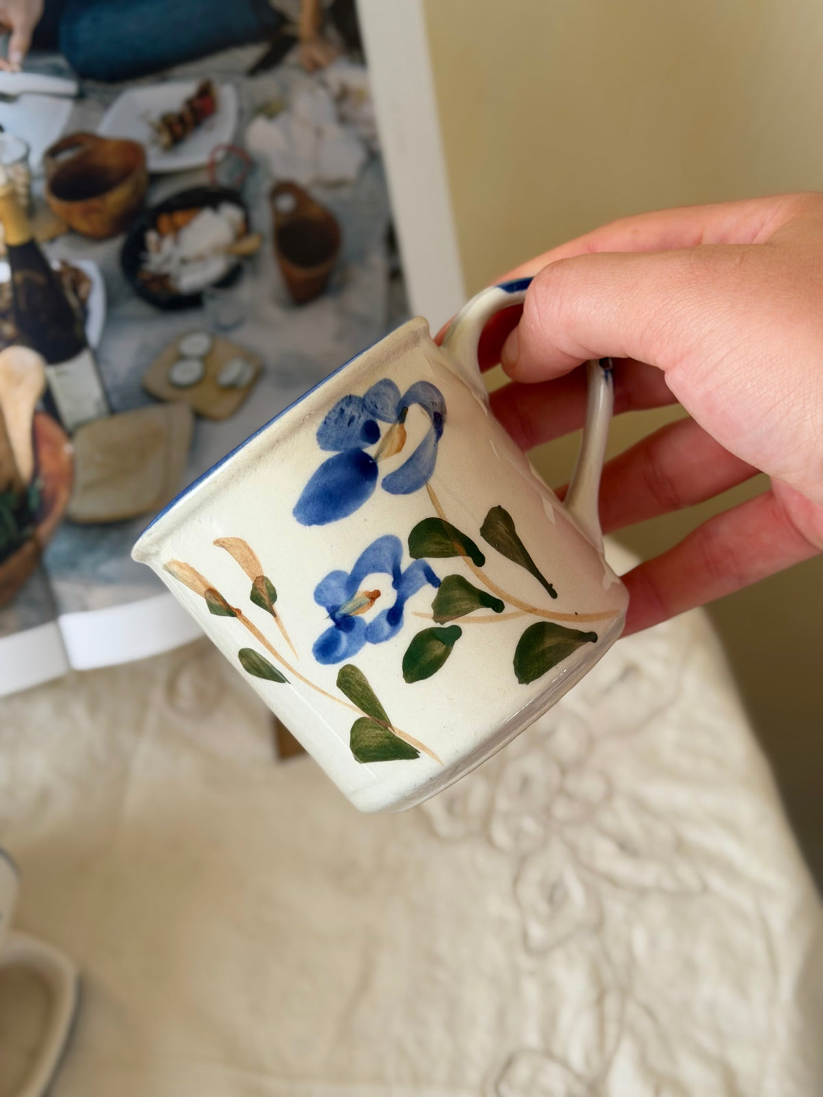 Diverse cani din ceramica pictate manual