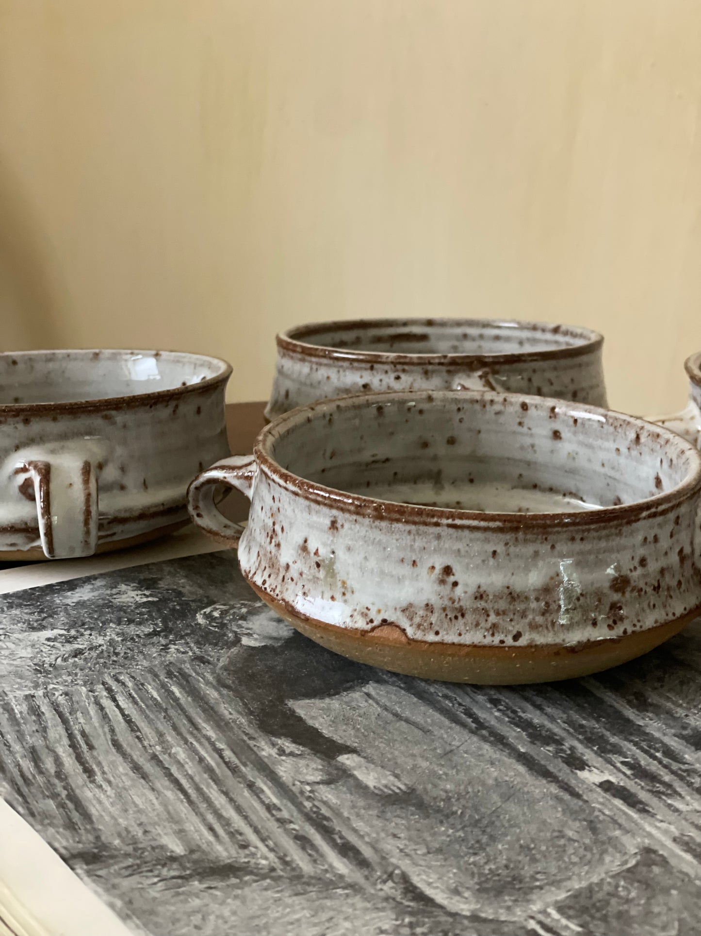 Boluri cu mânere din ceramică glazurată Peter Fitzner