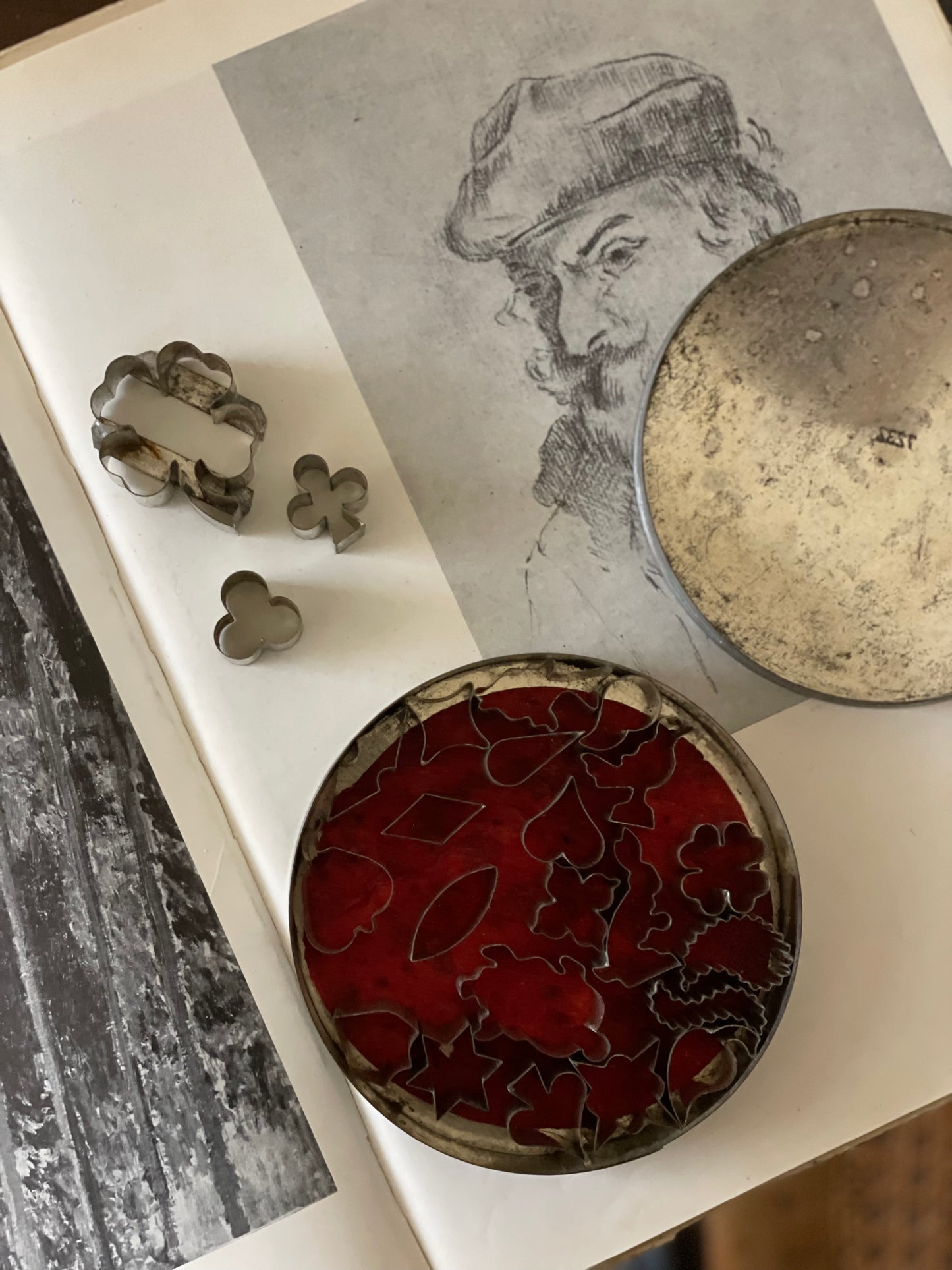 Forme vintage diferite metalice pentru decupat-1980