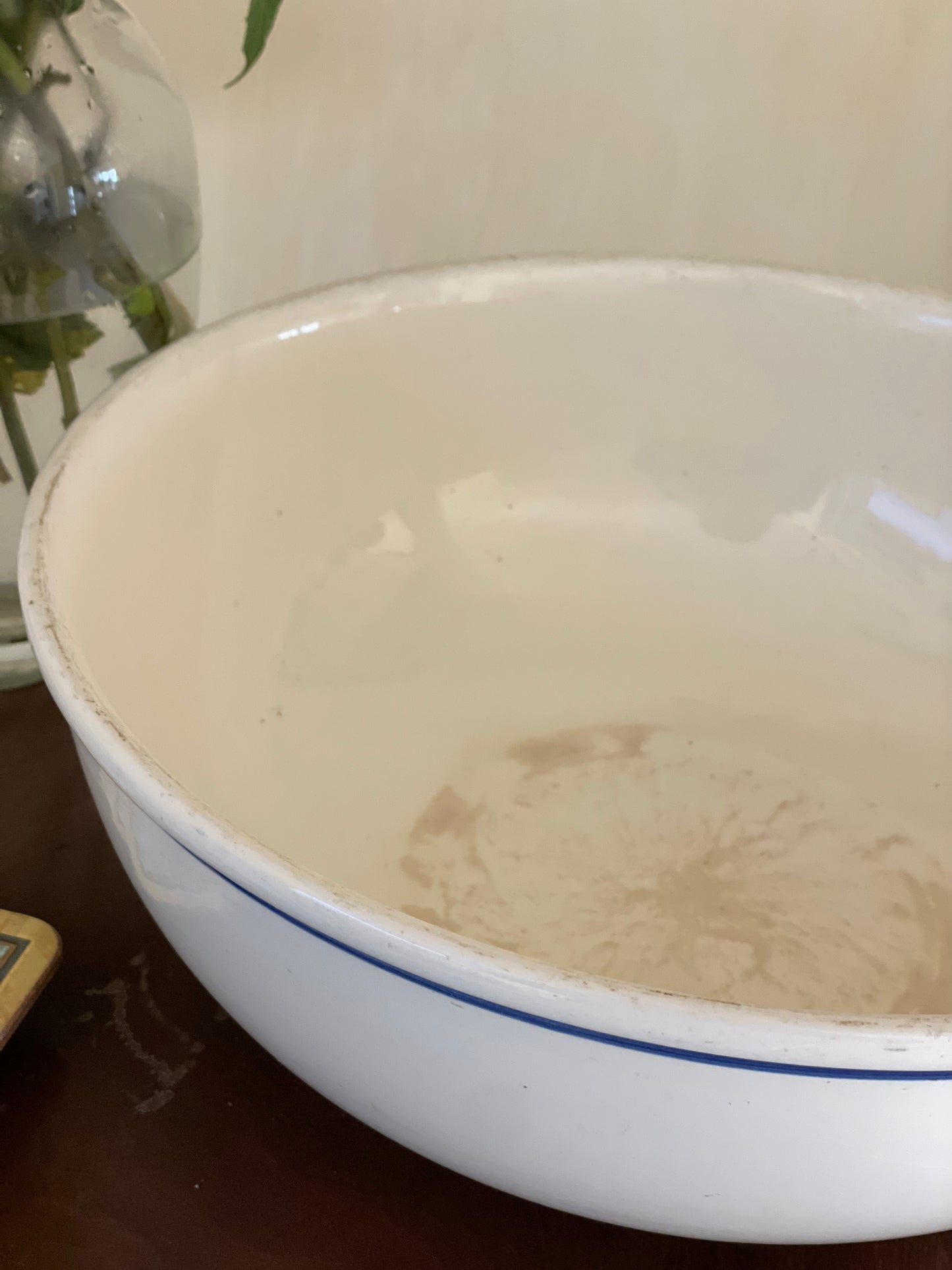 Vas mare de frământat din ceramică