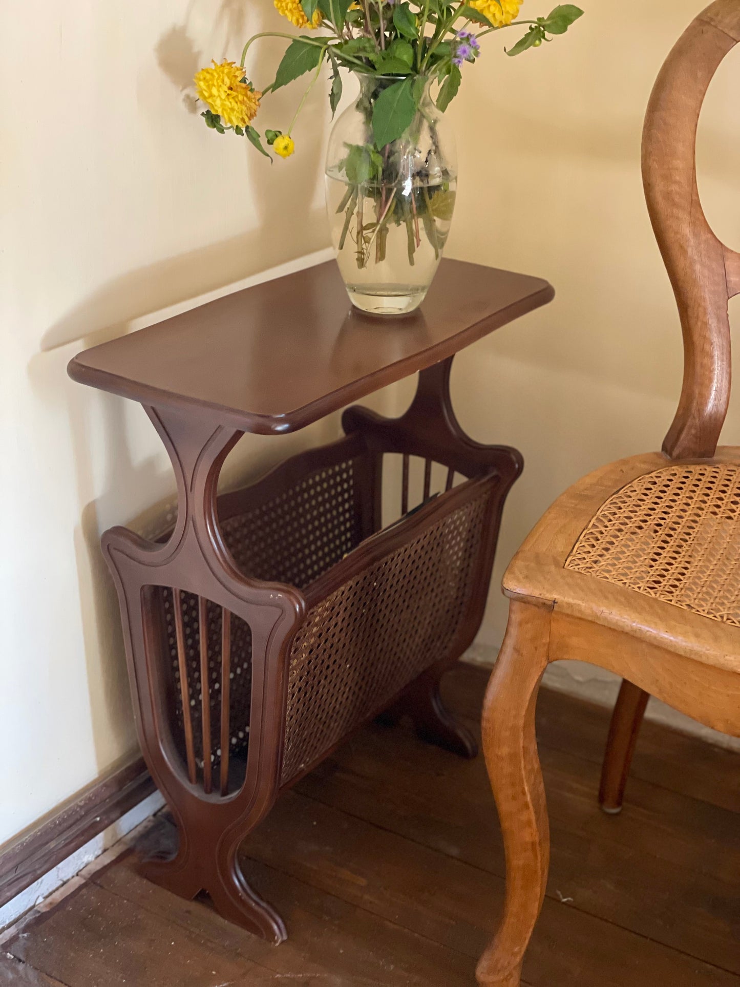 Masă laterală din ratan stil colonial