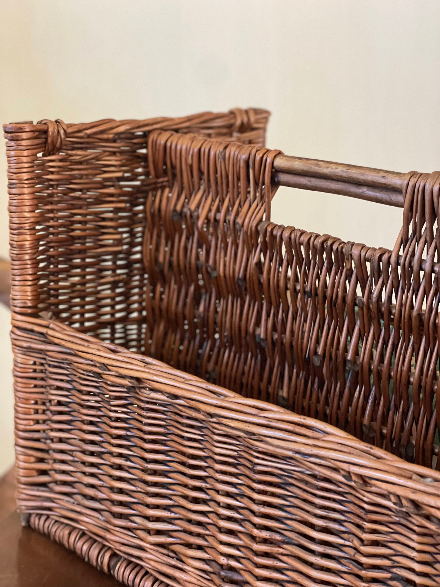 Coș vintage de organizare din răchită