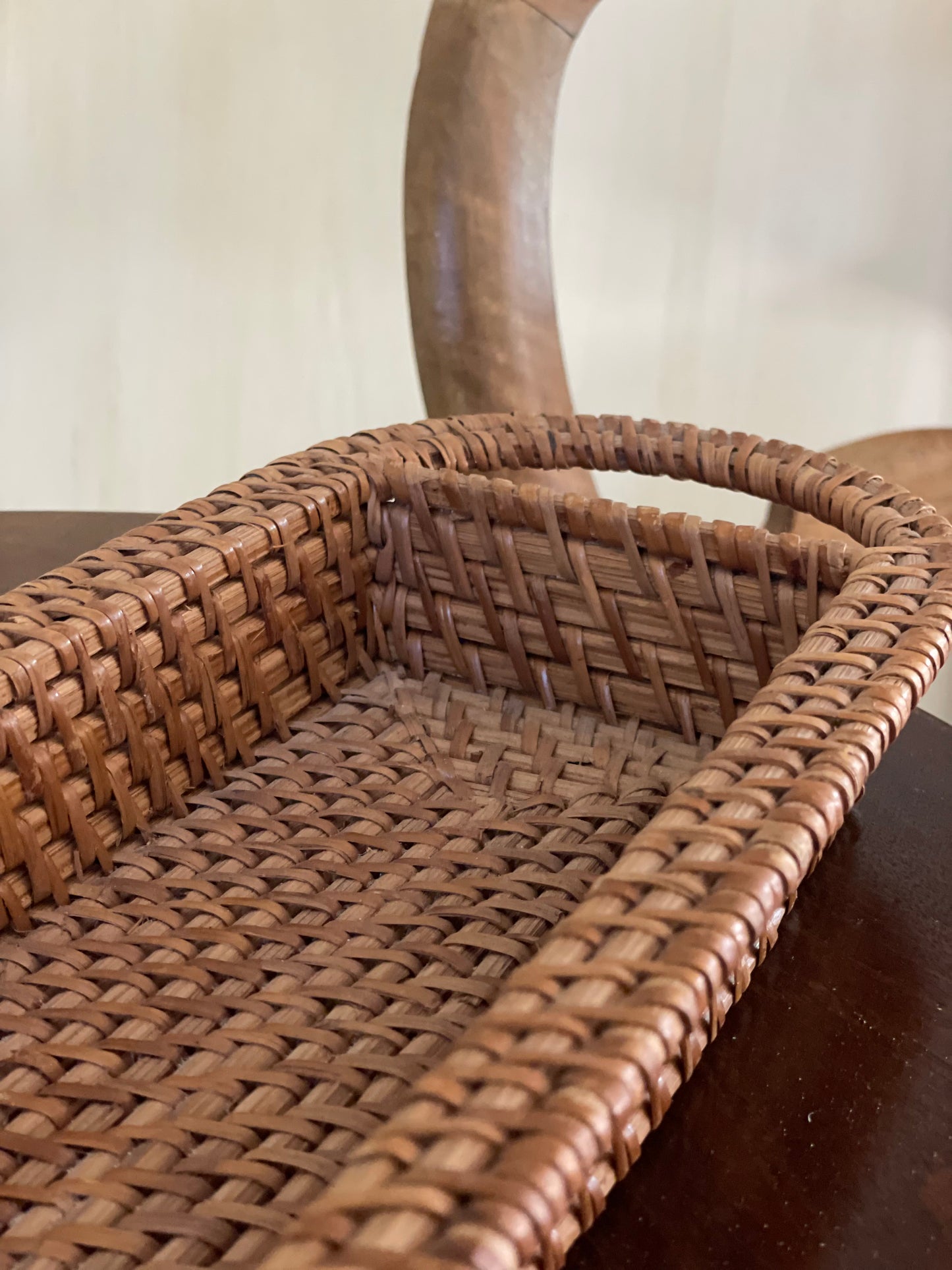 Coș din ratan lucrat manual pentru pâine