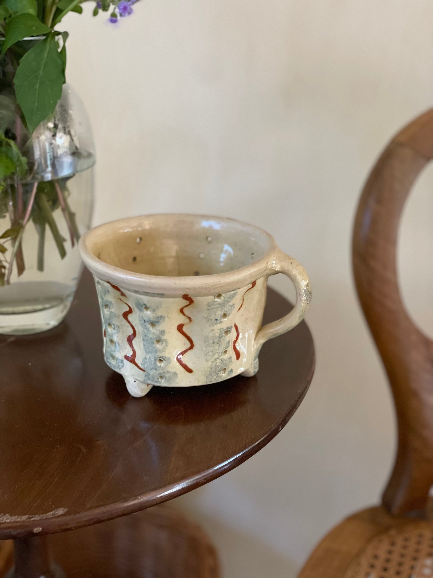 Strecurătoare vintage din ceramică