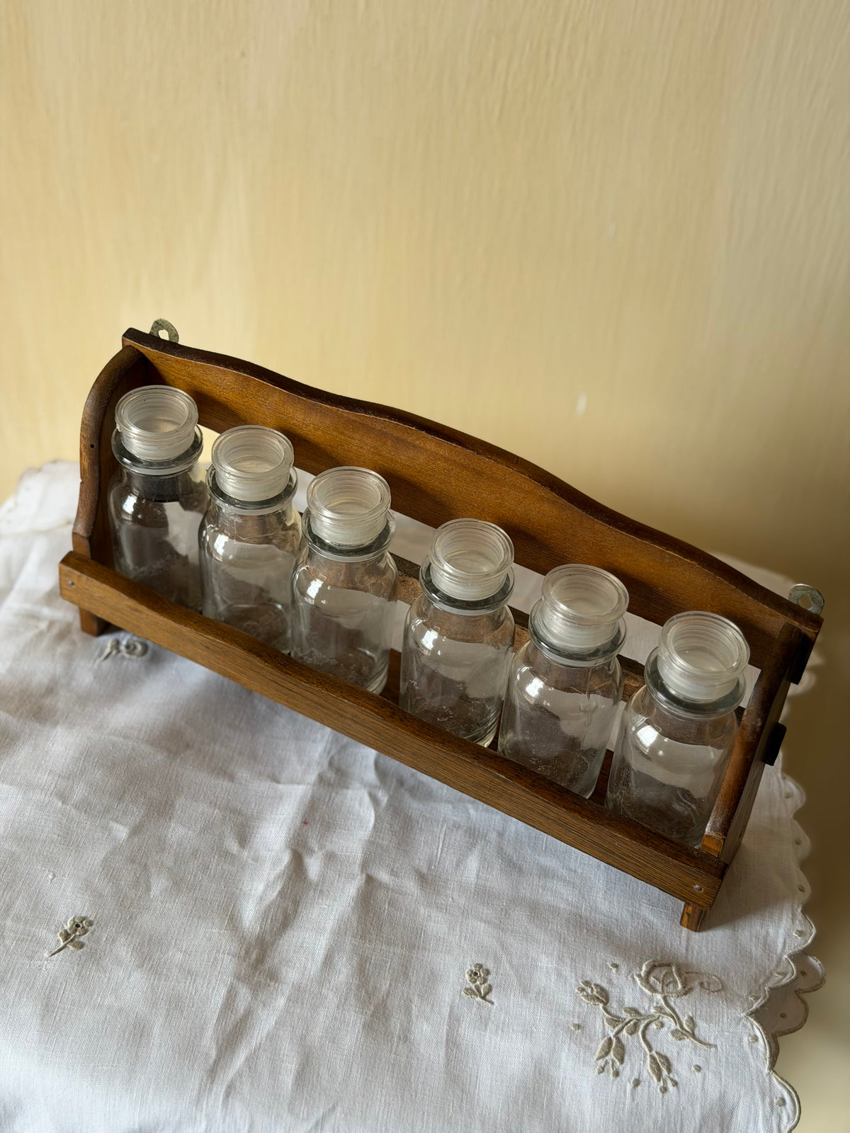 Suport vintage din lemn+recipiente pentru condimente, Franța