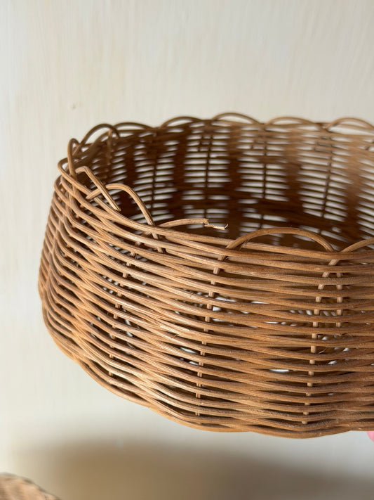 Cos vintage impletit din răchită, pentru pâine