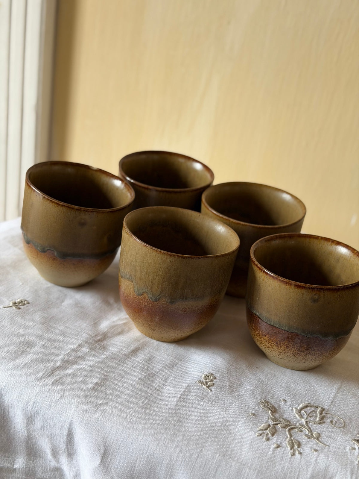 Cana din ceramica glazurată, model unic