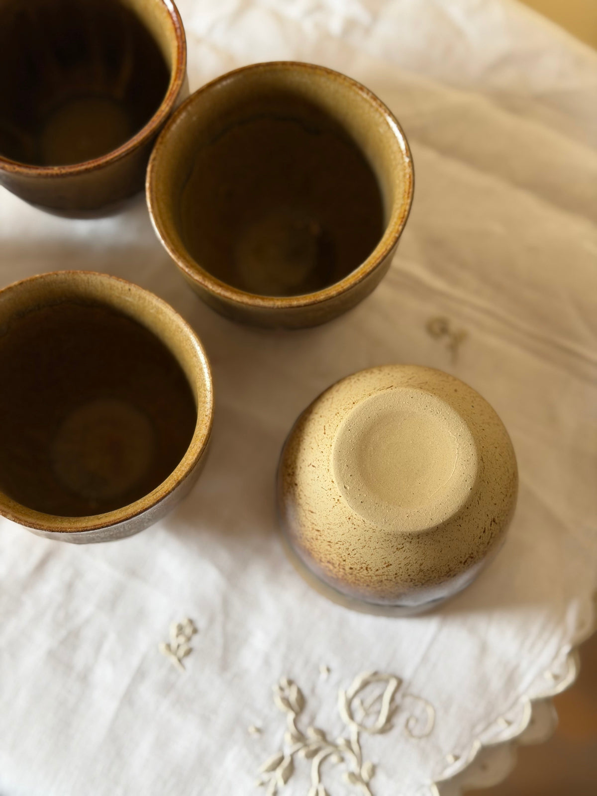 Cana din ceramica glazurată, model unic