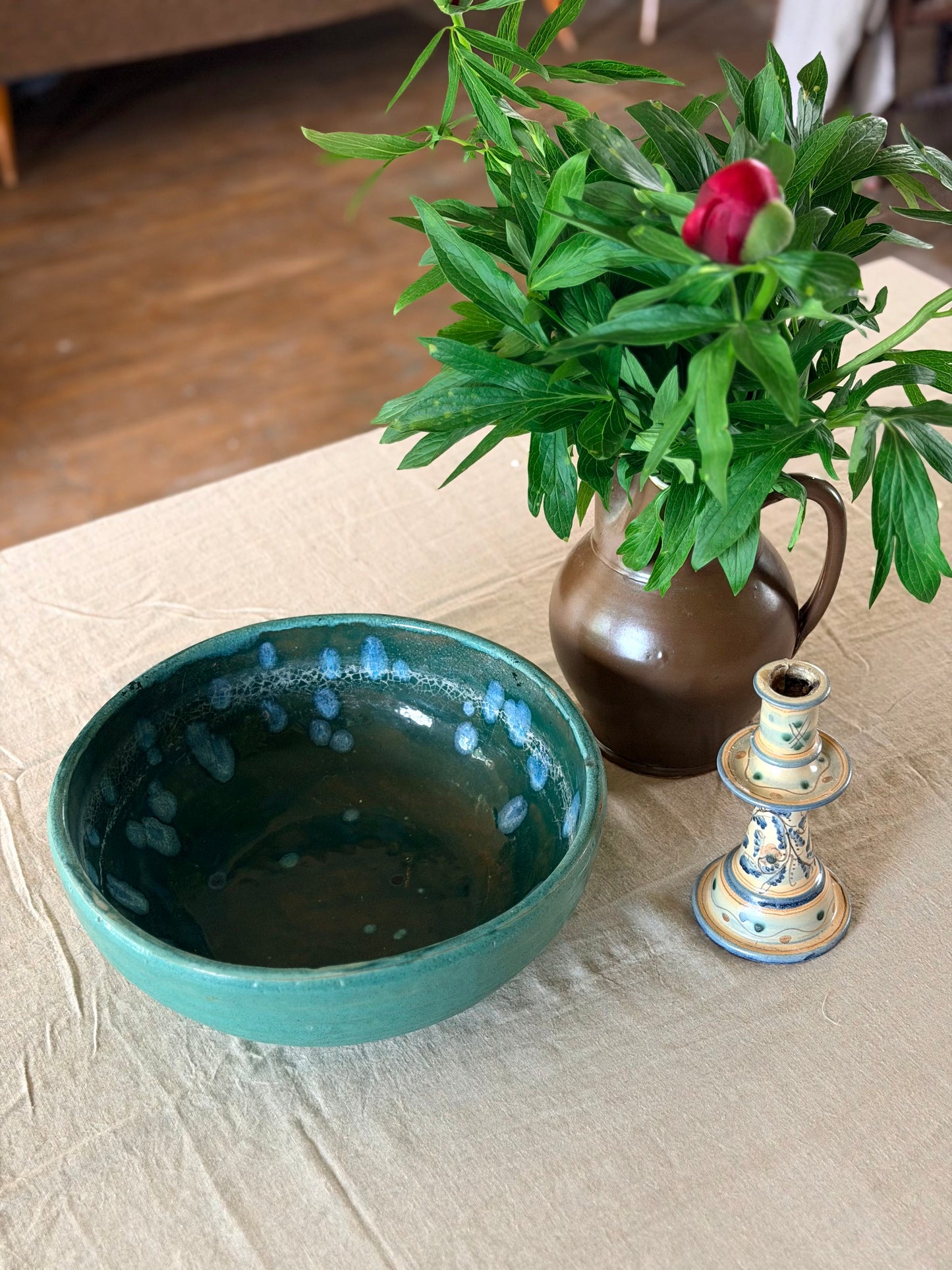 Vas de frământat din ceramică glazurată, lucrat manual