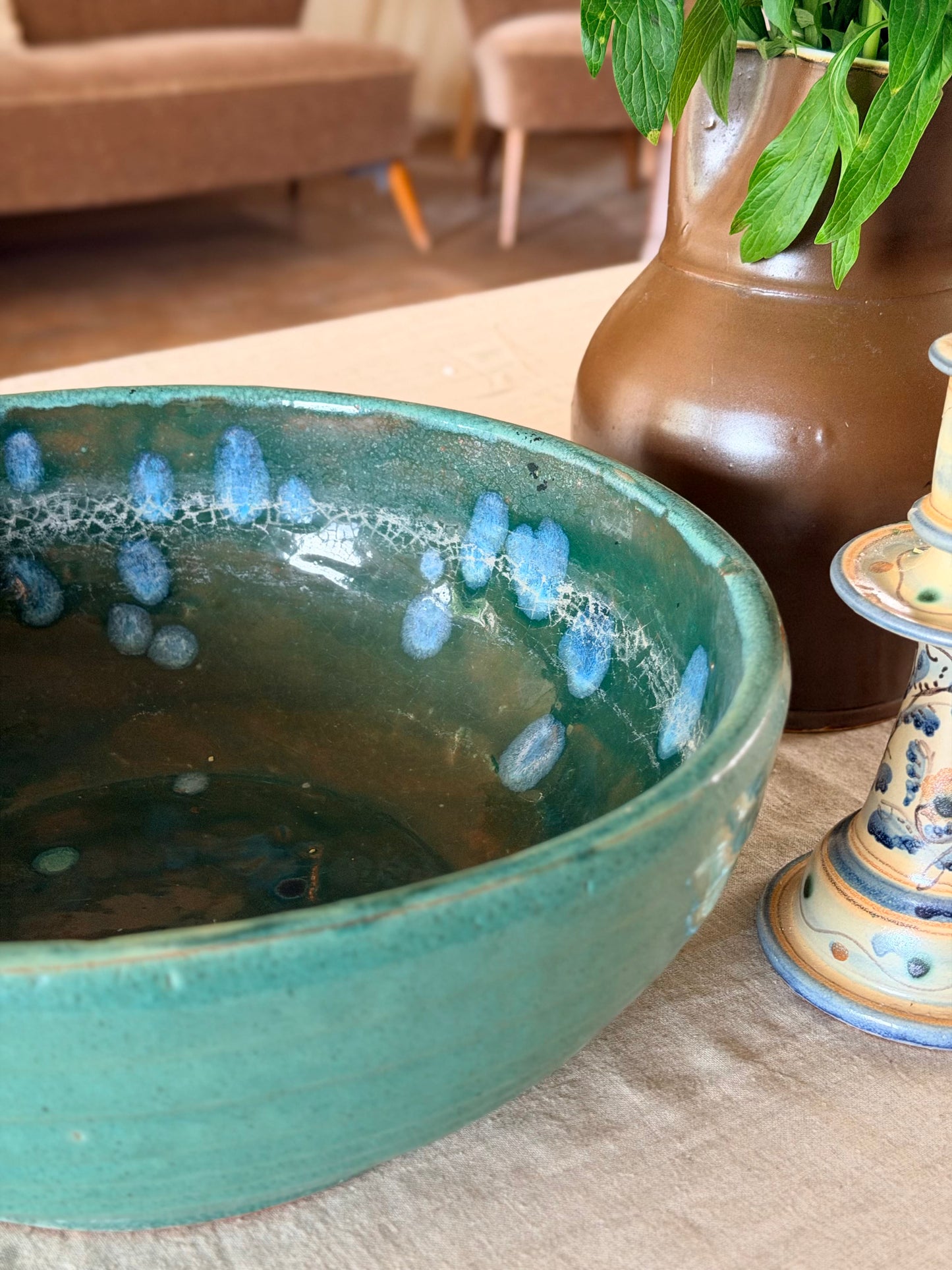 Vas de frământat din ceramică glazurată, lucrat manual