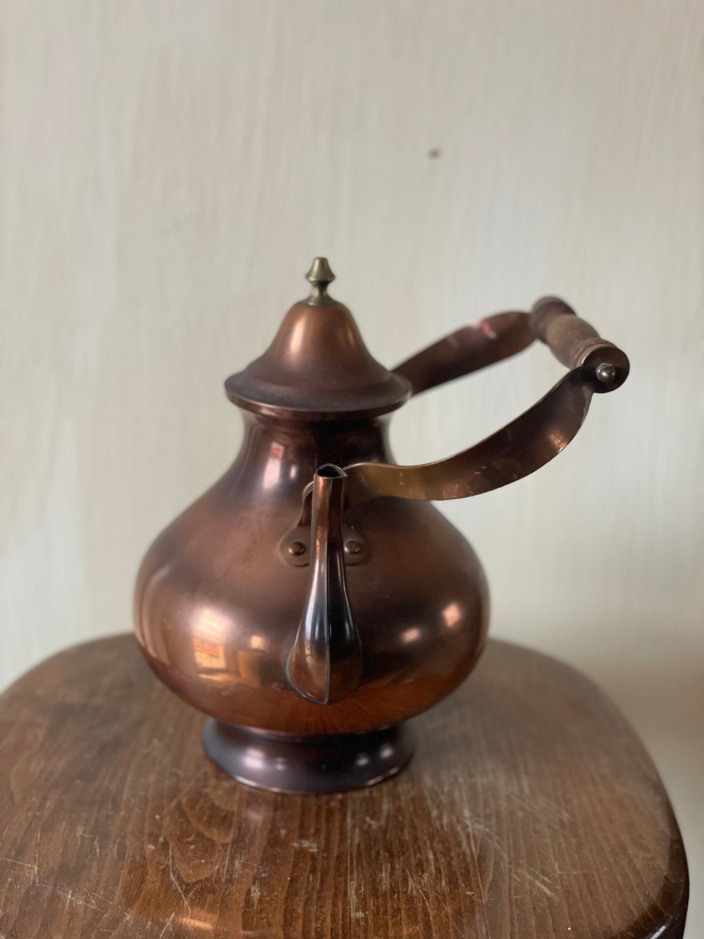 Ceainic vintage din cupru