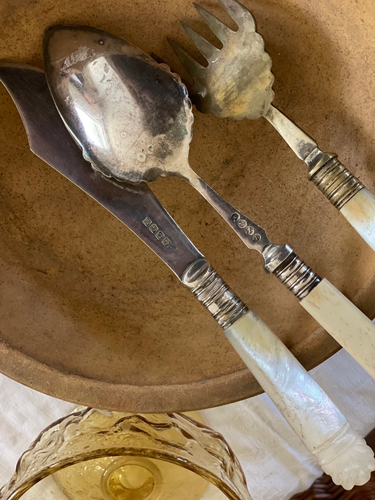 Set tacâmuri vintage argintate mâner din sidef