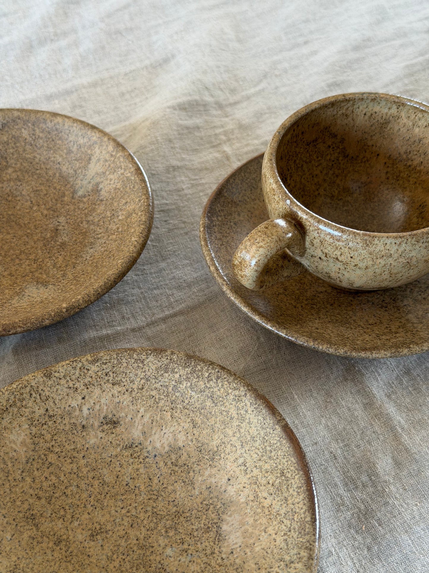 Set de două căni+farfurii din ceramică artizanală, Franța