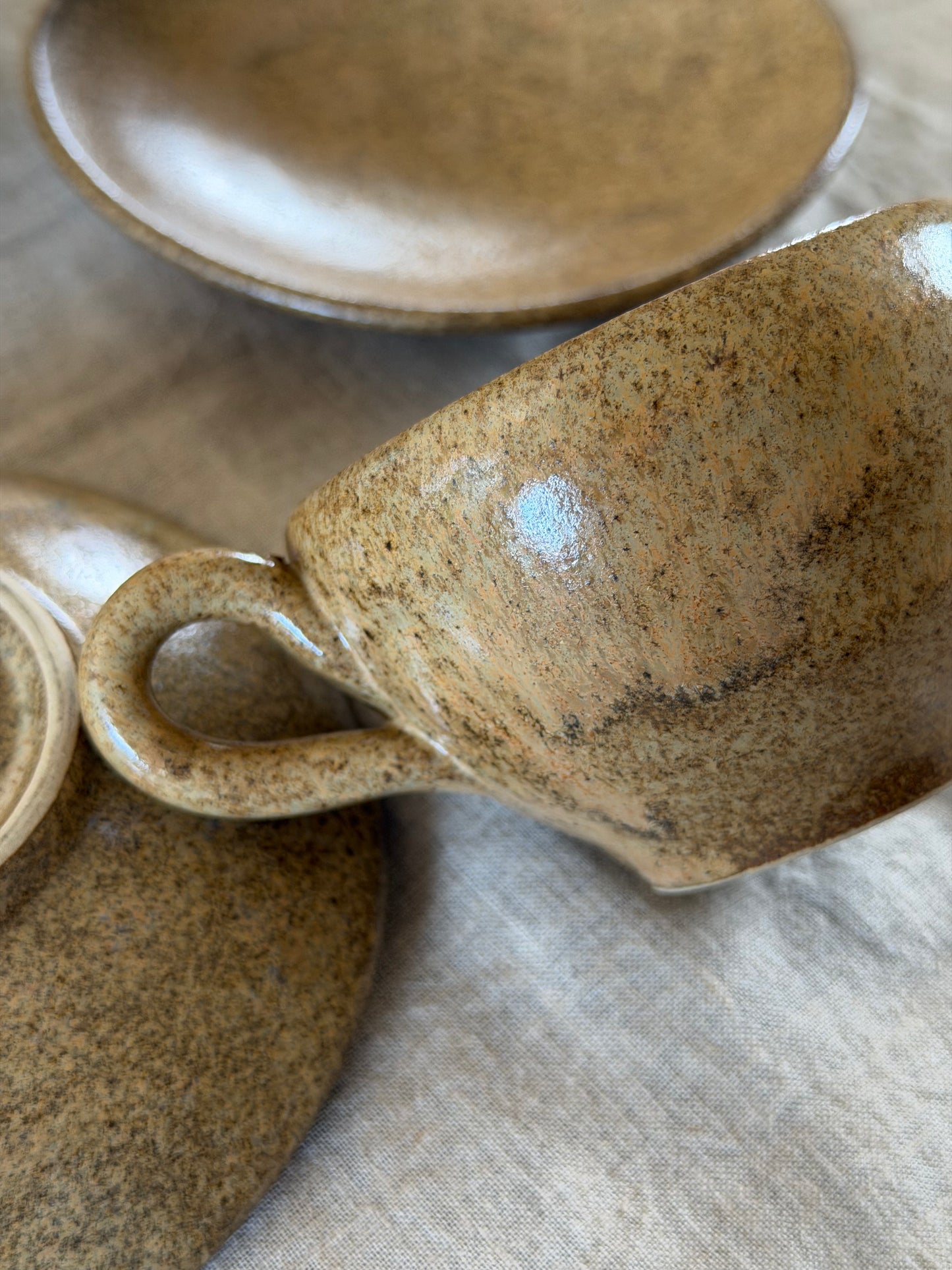 Set de două căni+farfurii din ceramică artizanală, Franța
