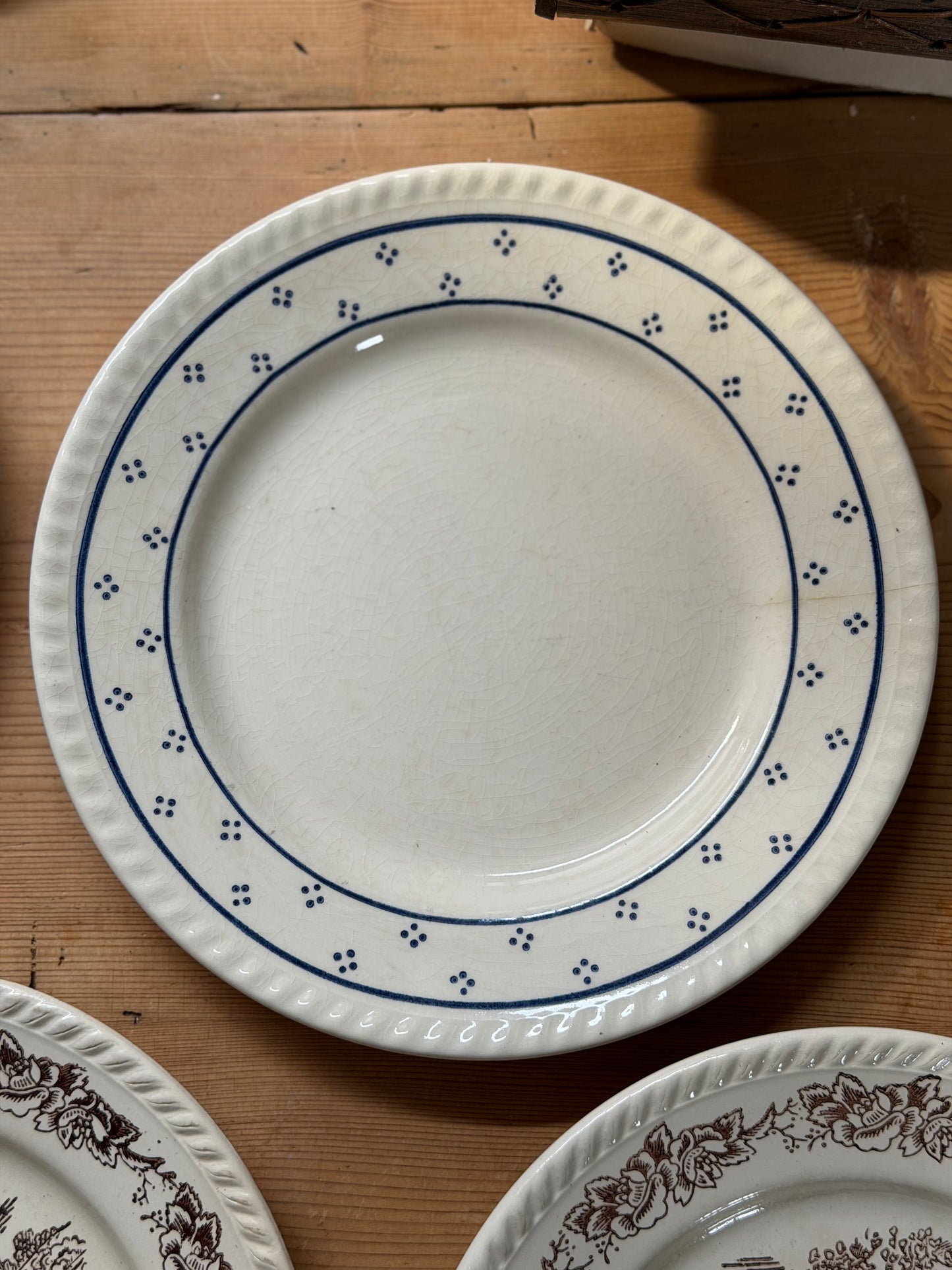 Diverse farfurii vintage mix&match