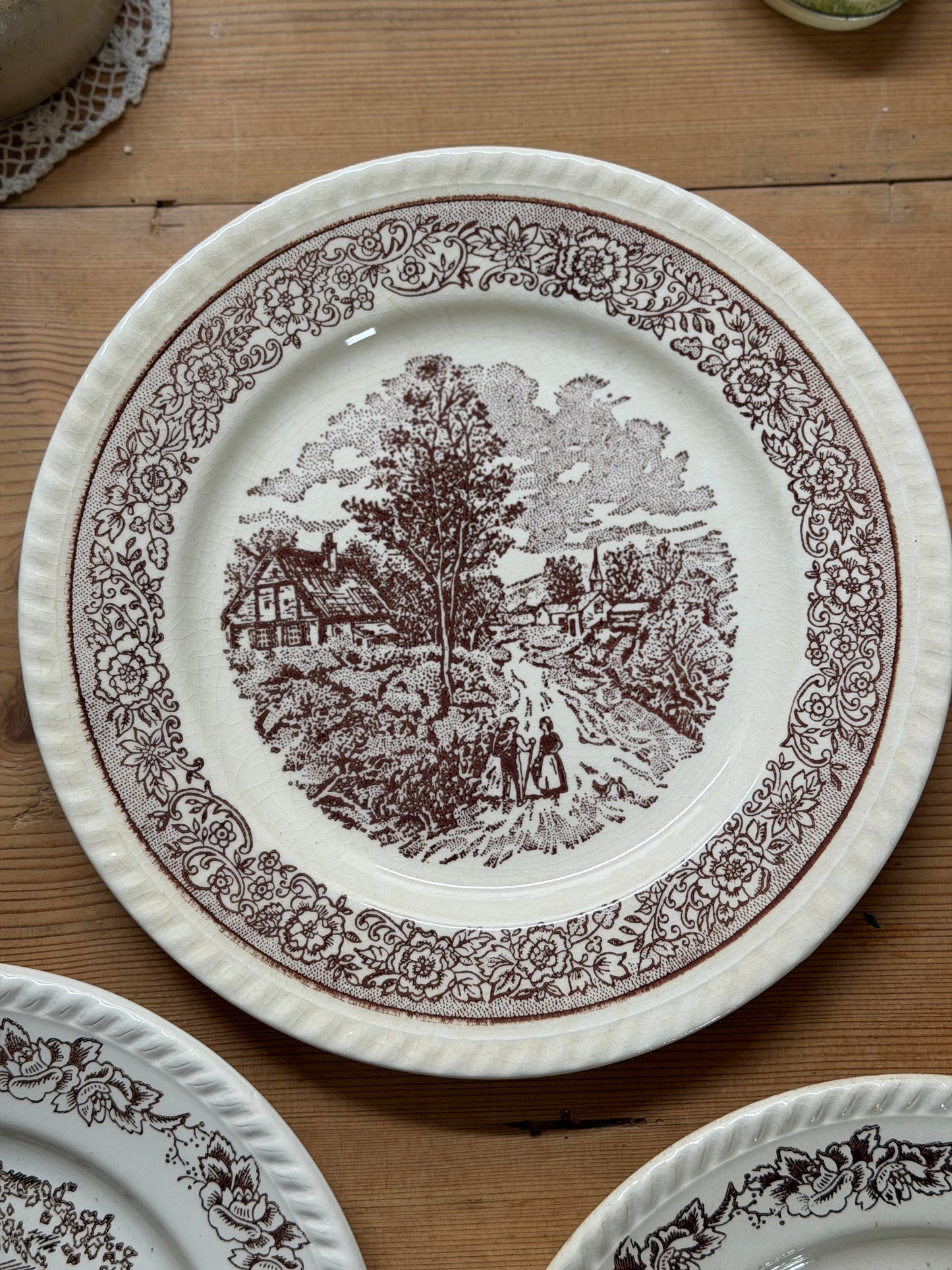 Diverse farfurii vintage mix&match