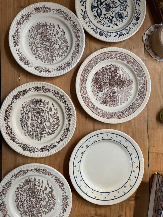 Diverse farfurii vintage mix&match