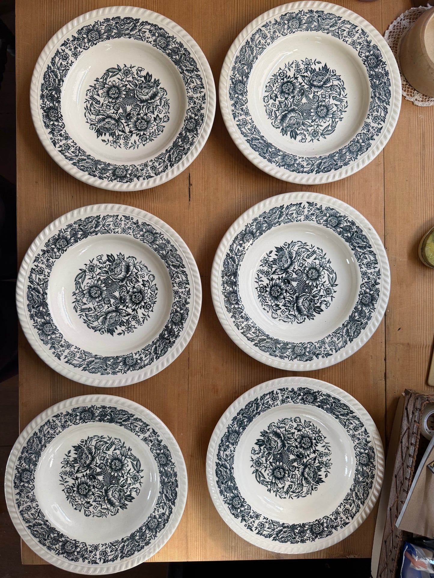 Farfurii vintage de supa și platou de servire din ceramica