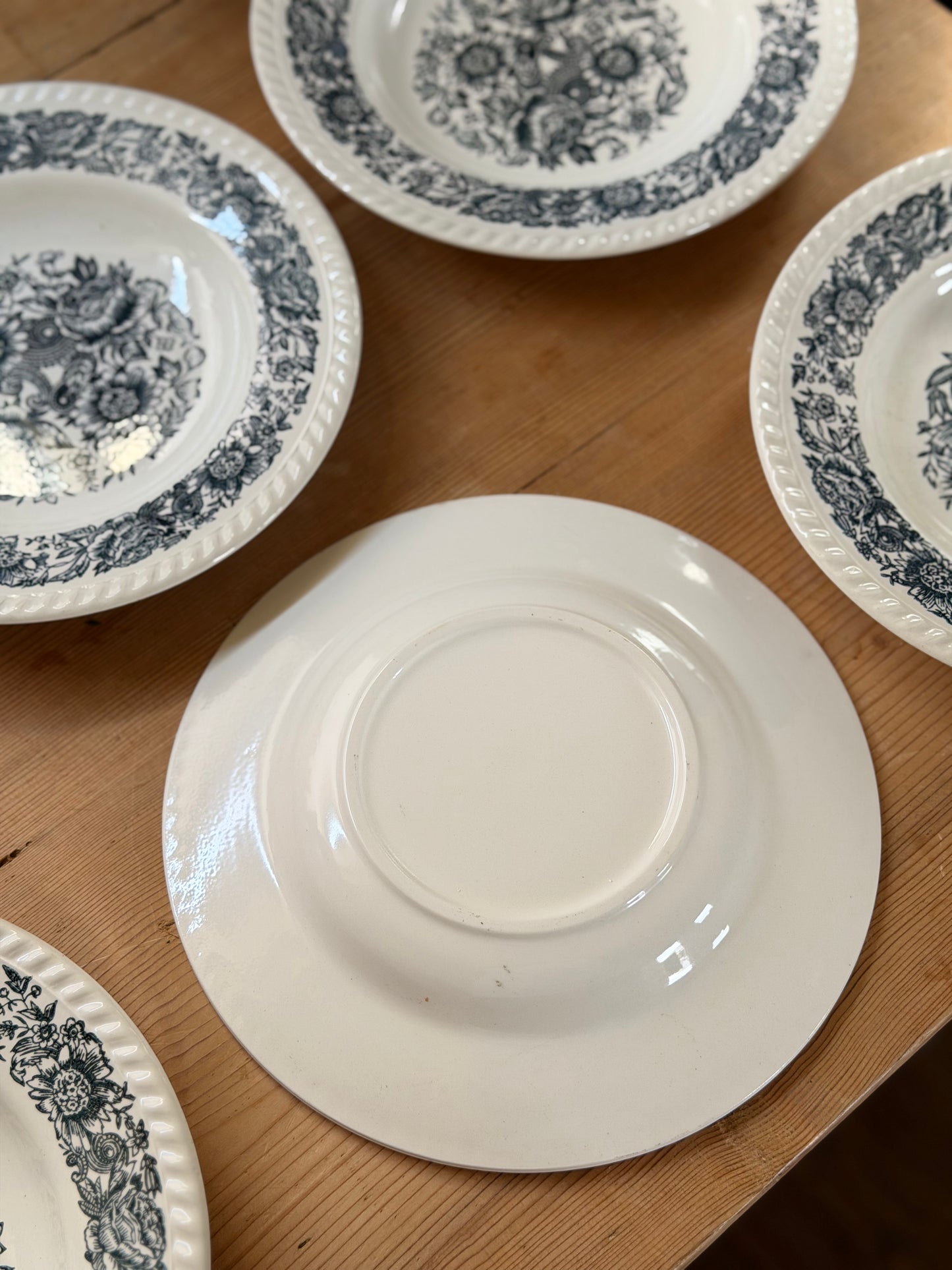 Farfurii vintage de supa și platou de servire din ceramica