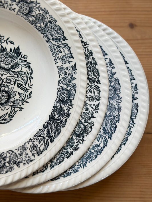 Farfurii vintage de supa și platou de servire din ceramica