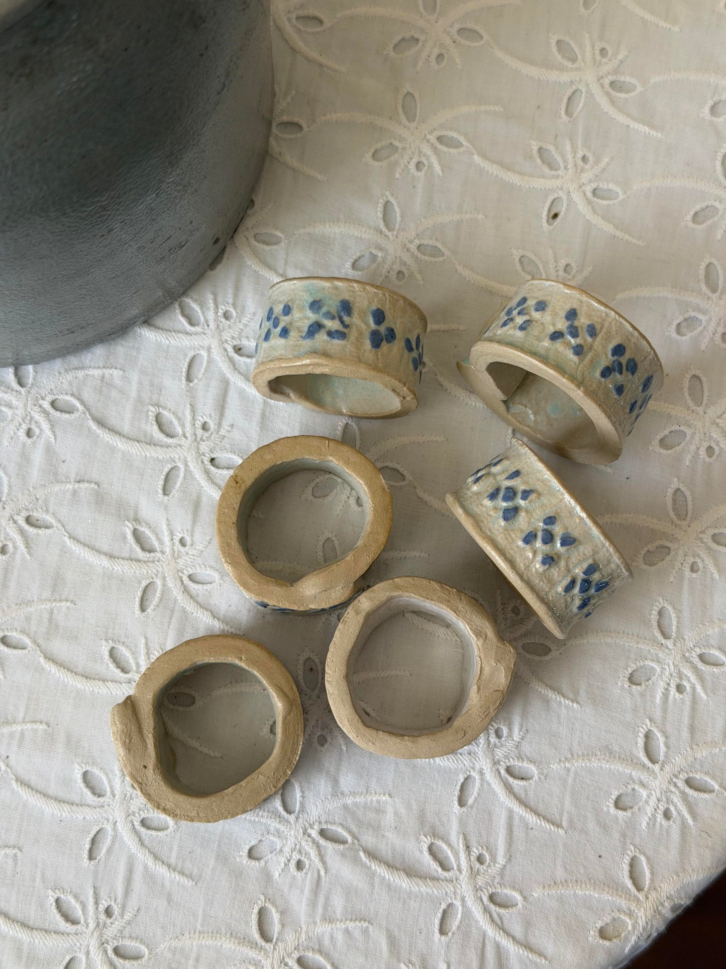 Set de 6 inele de șervețele din ceramica, lucrate manual