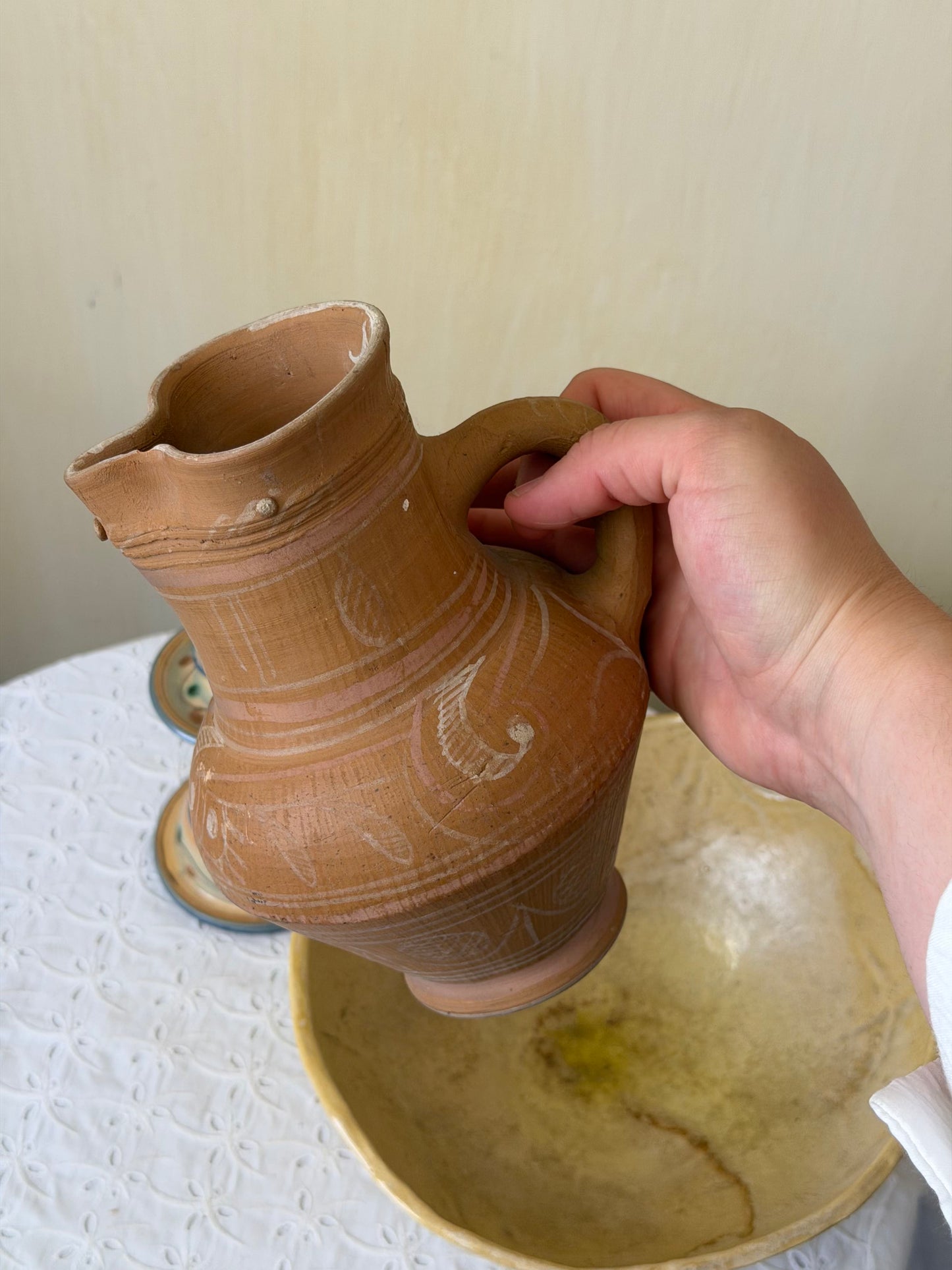 Vaza/Ulcior din ceramica natur, lucrata manual Spania 1930